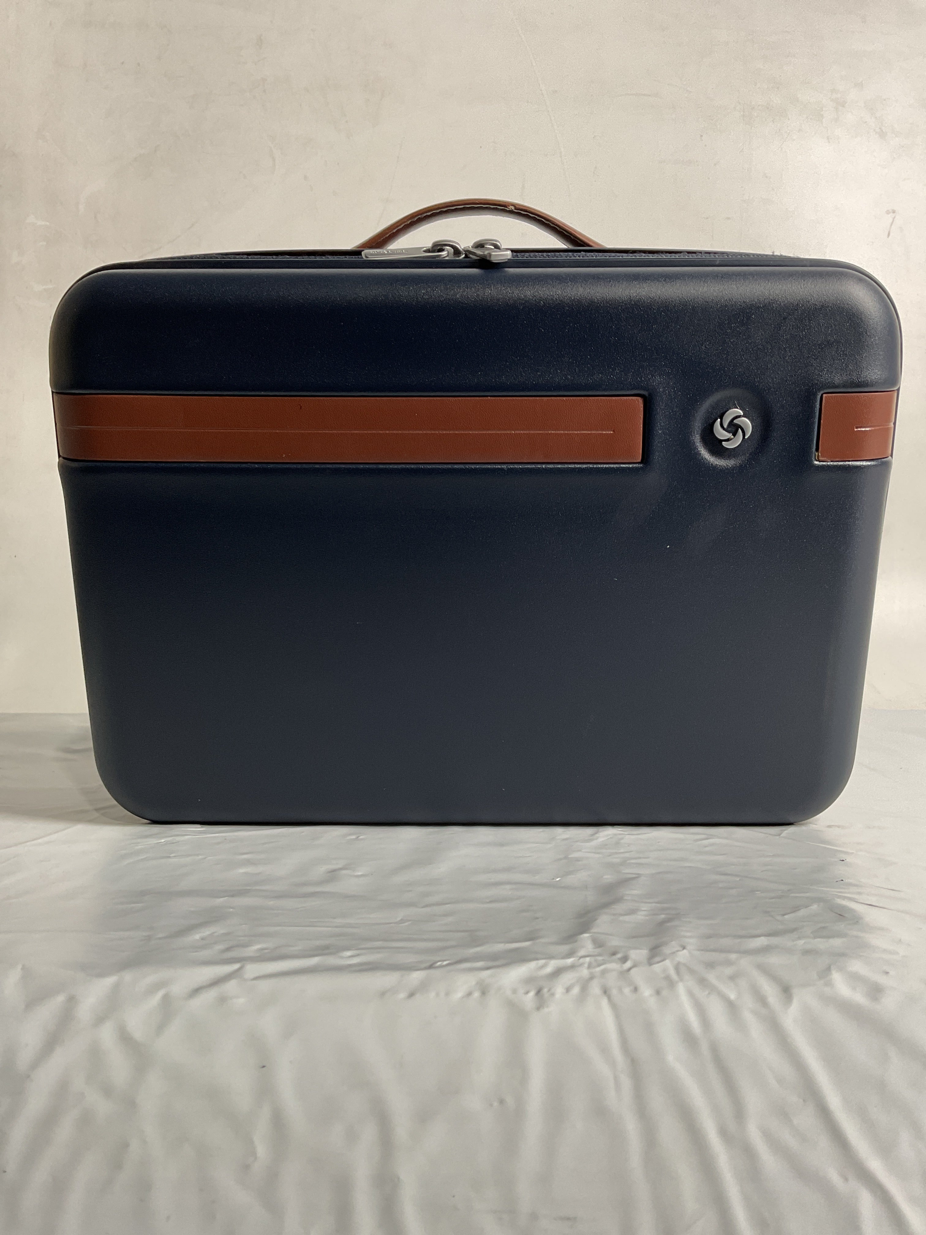 Samsonite Virtuosa Hardside Train Case, Crossbody Travel Makeup Case with Removable Strap ( Navy , One Size ) Navy One Size U1