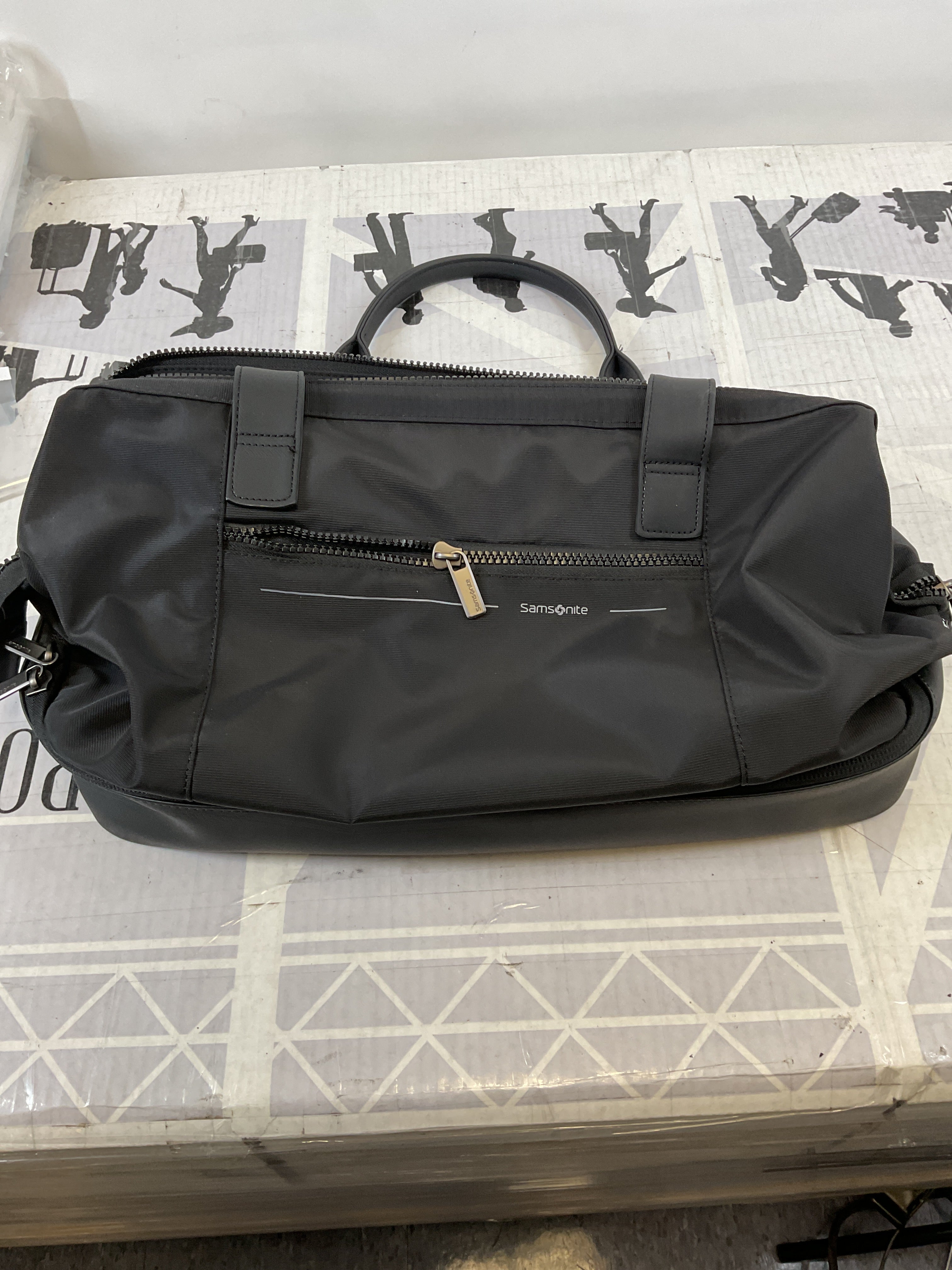 Samsonite Better Than Basic Drop Bottom Weekender ( Black , One Size ) Black One Size U5