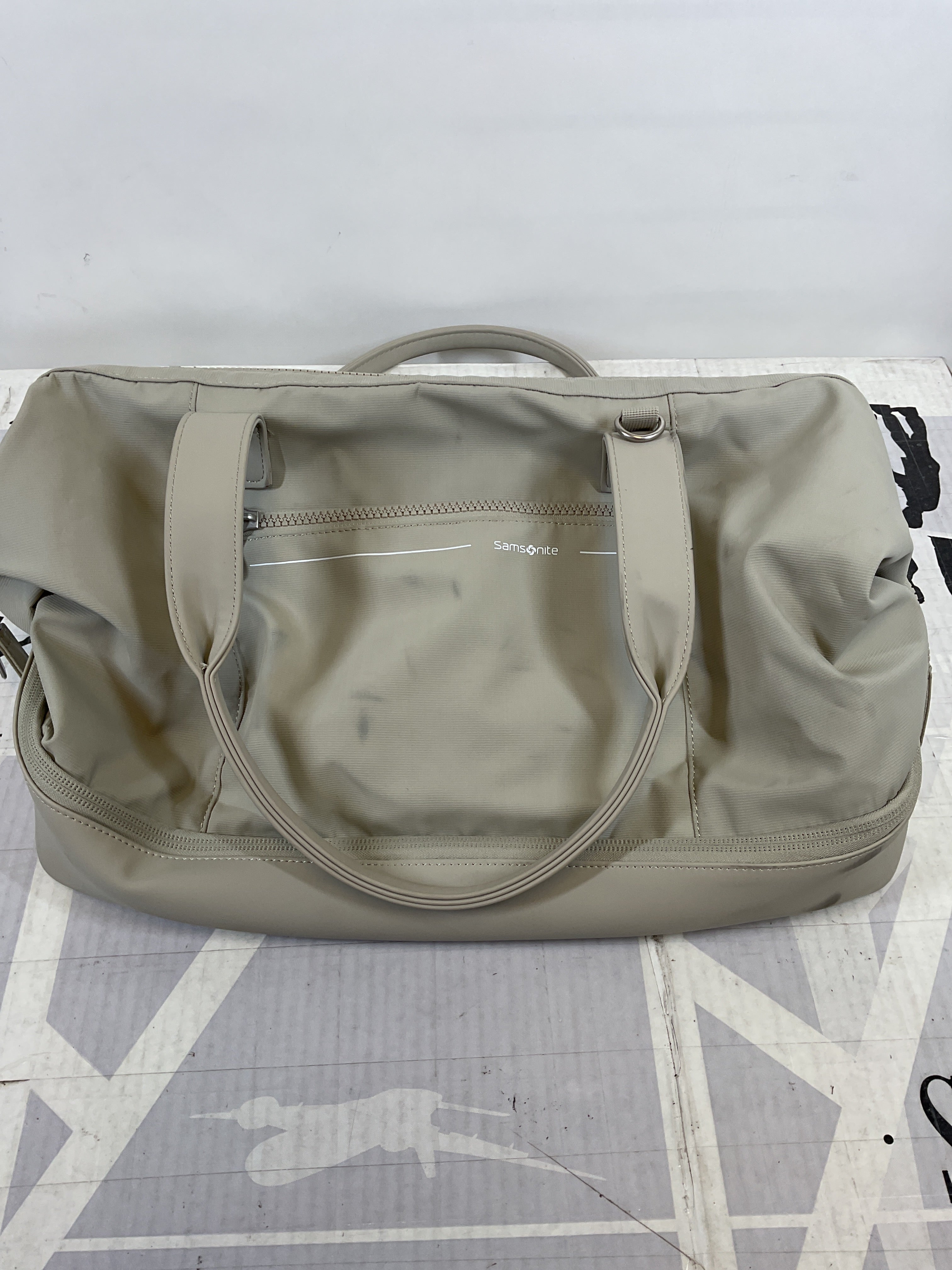 Samsonite Better Than Basic Drop Bottom Weekender ( Limestone Grey , One Size ) Limestone Grey One Size U4
