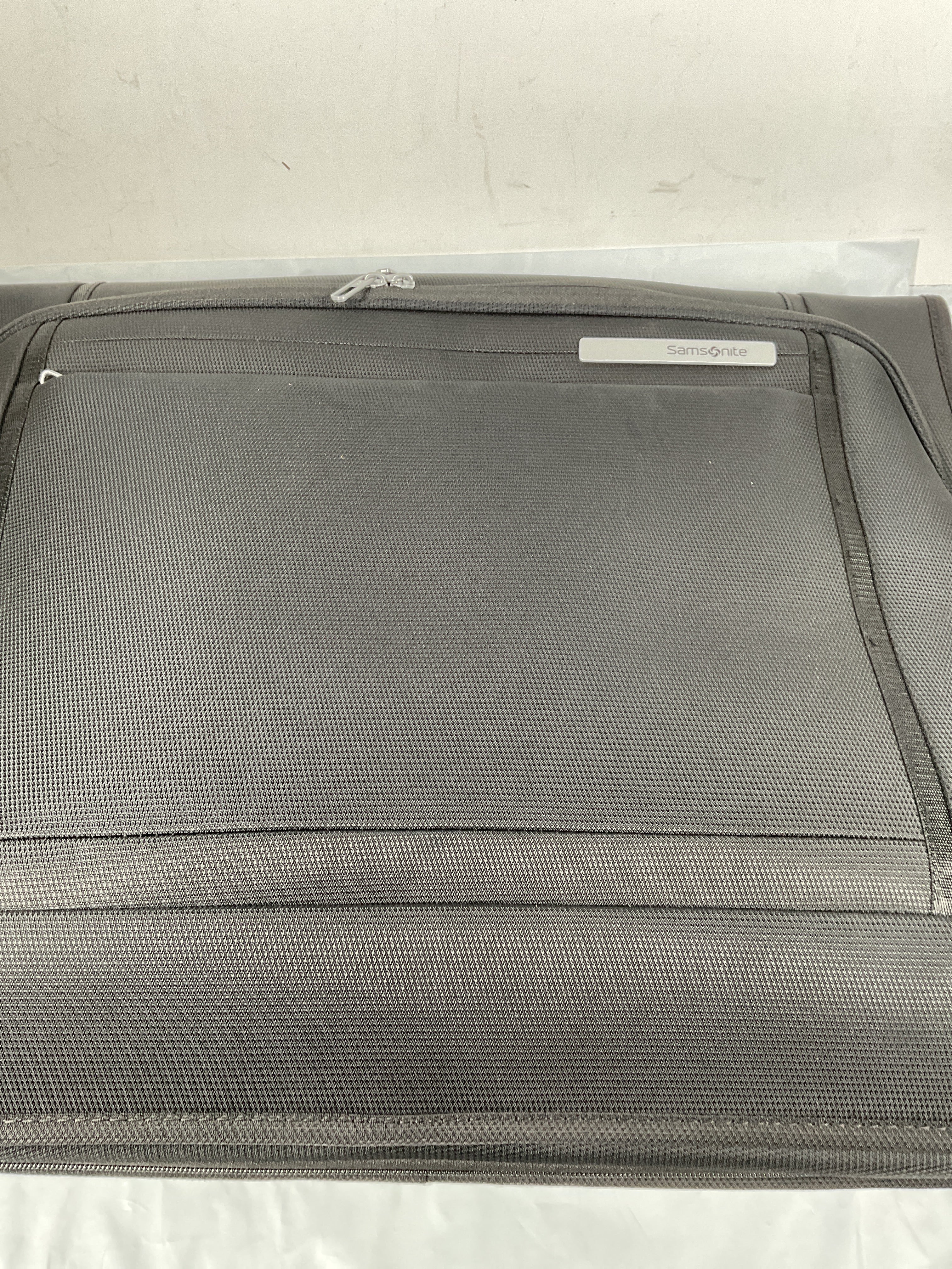 Samsonite UpLIFT Bifold Garment Bag ( Black , 23" Garment Bag ) Black 23 Garment Bag U2