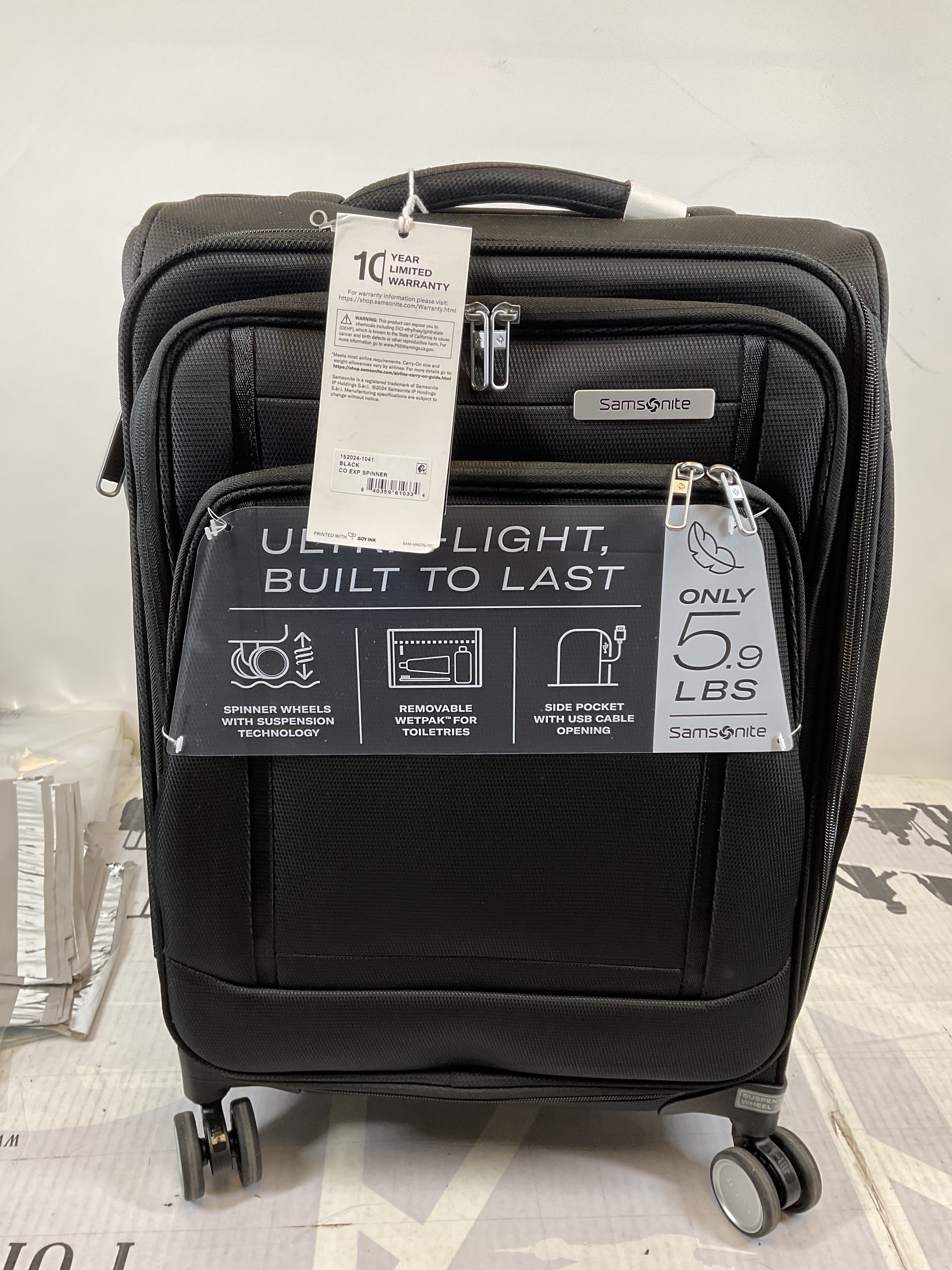 Samsonite UpLIFT Lightweight Softside Expandable Luggage ( Black , Carry-On ) Black Carry On U5
