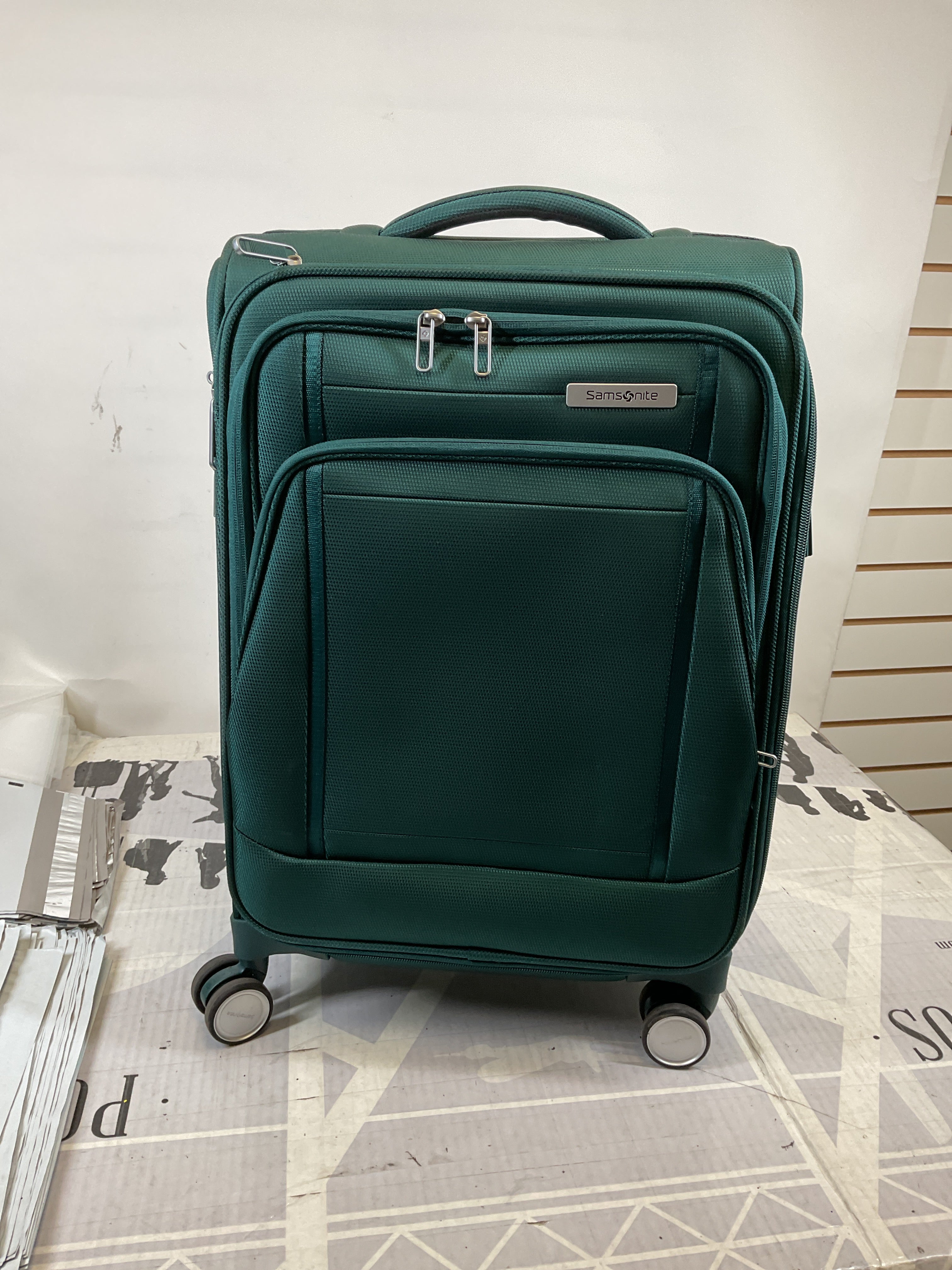 Samsonite UpLIFT Lightweight Softside Expandable Luggage ( Emerald Green , Carry-On ) Emerald Green Carry On U6