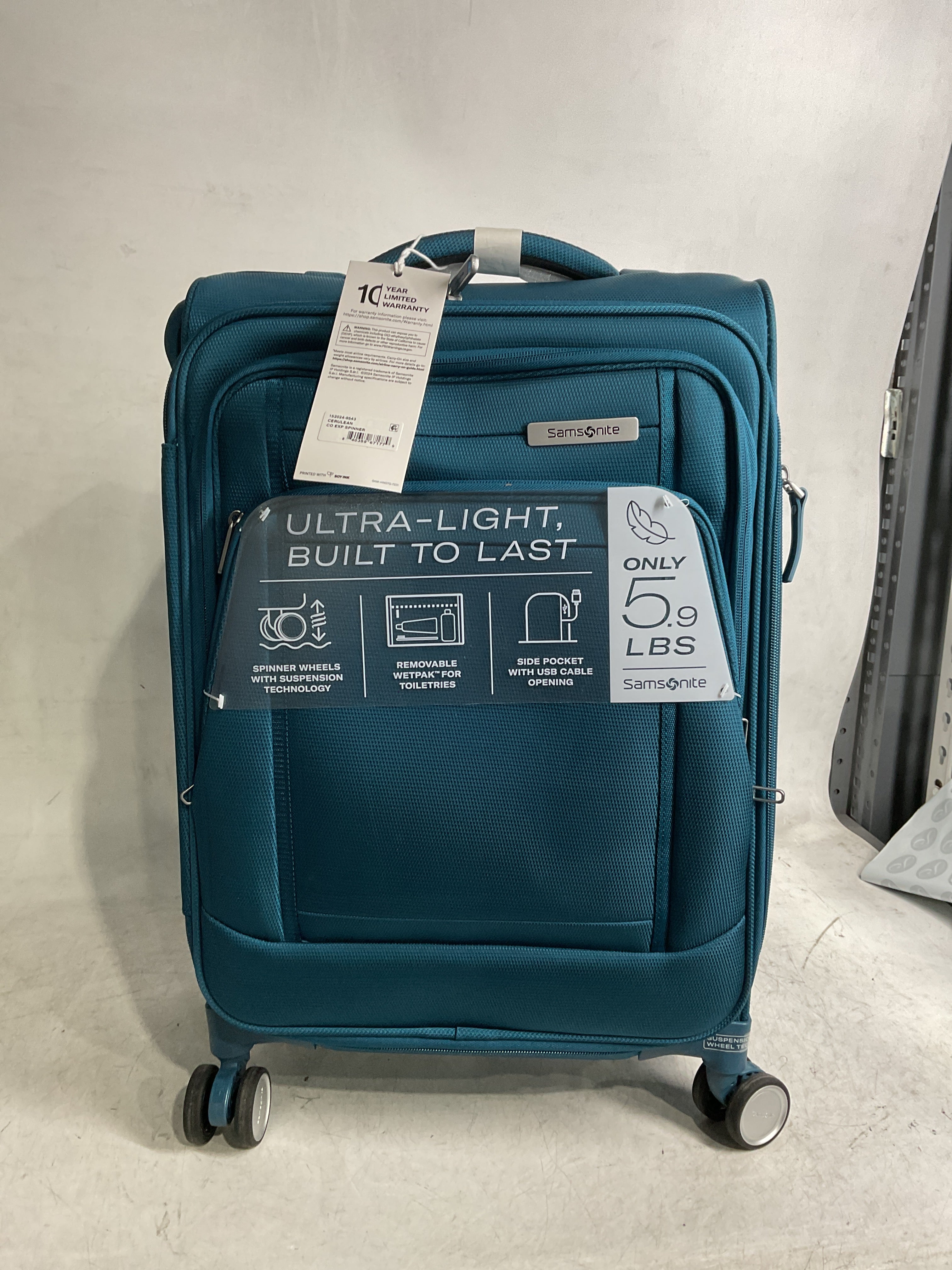 Samsonite UpLIFT Lightweight Softside Expandable Luggage ( Cerulean Blue , Carry-On ) Cerulean Blue Carry On U1