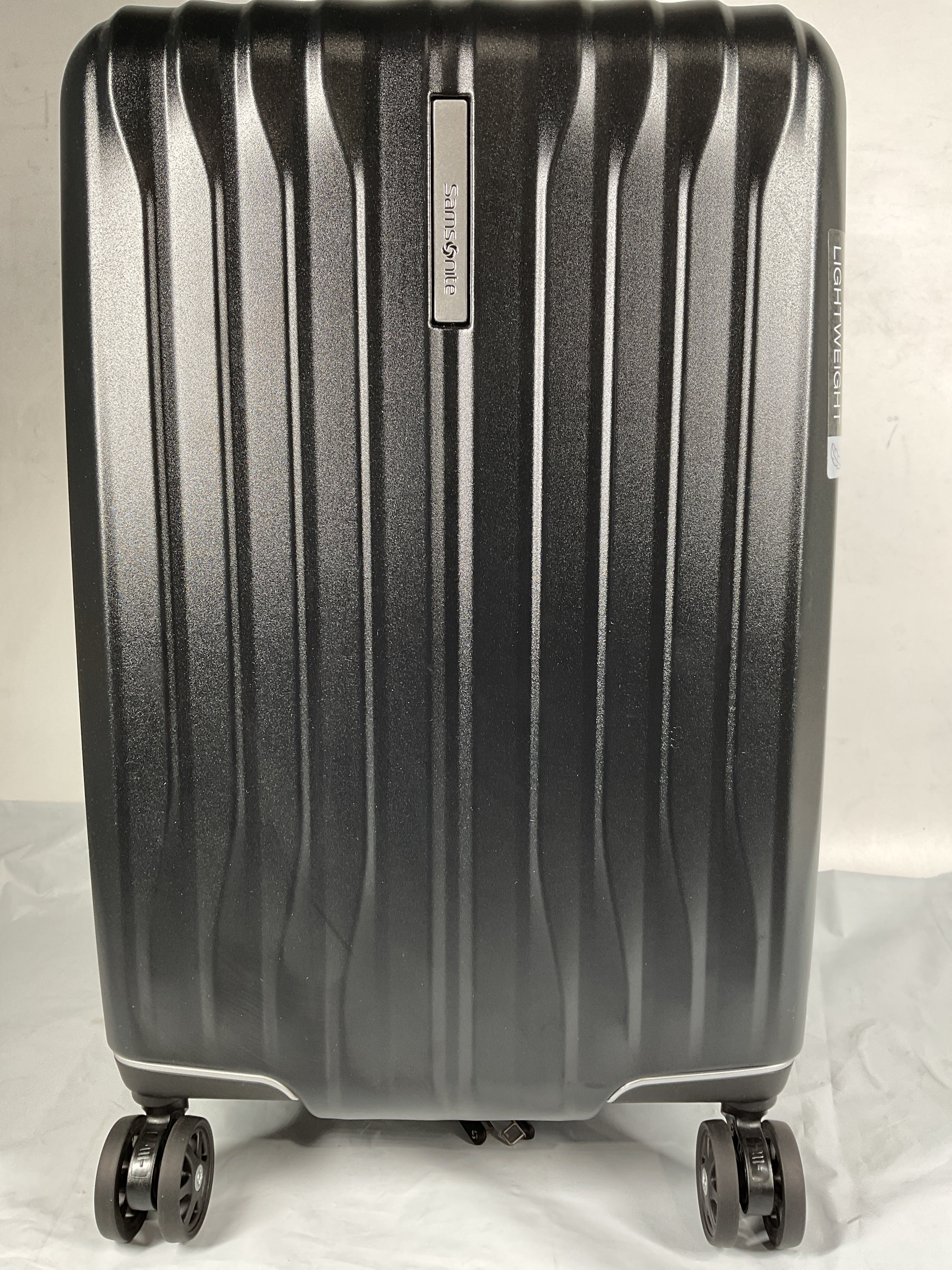 Samsonite UpLIFT Hardside Luggage with Spinner Wheels - Airline-Approved, TSA Lock, Adjustable Handle System - Polycarbonate Hard Suitcase for Ultra Lightweight Travel ( Phantom Black , Carry-On 19-Inch ) Phantom Black Carry On 19 Inch U1
