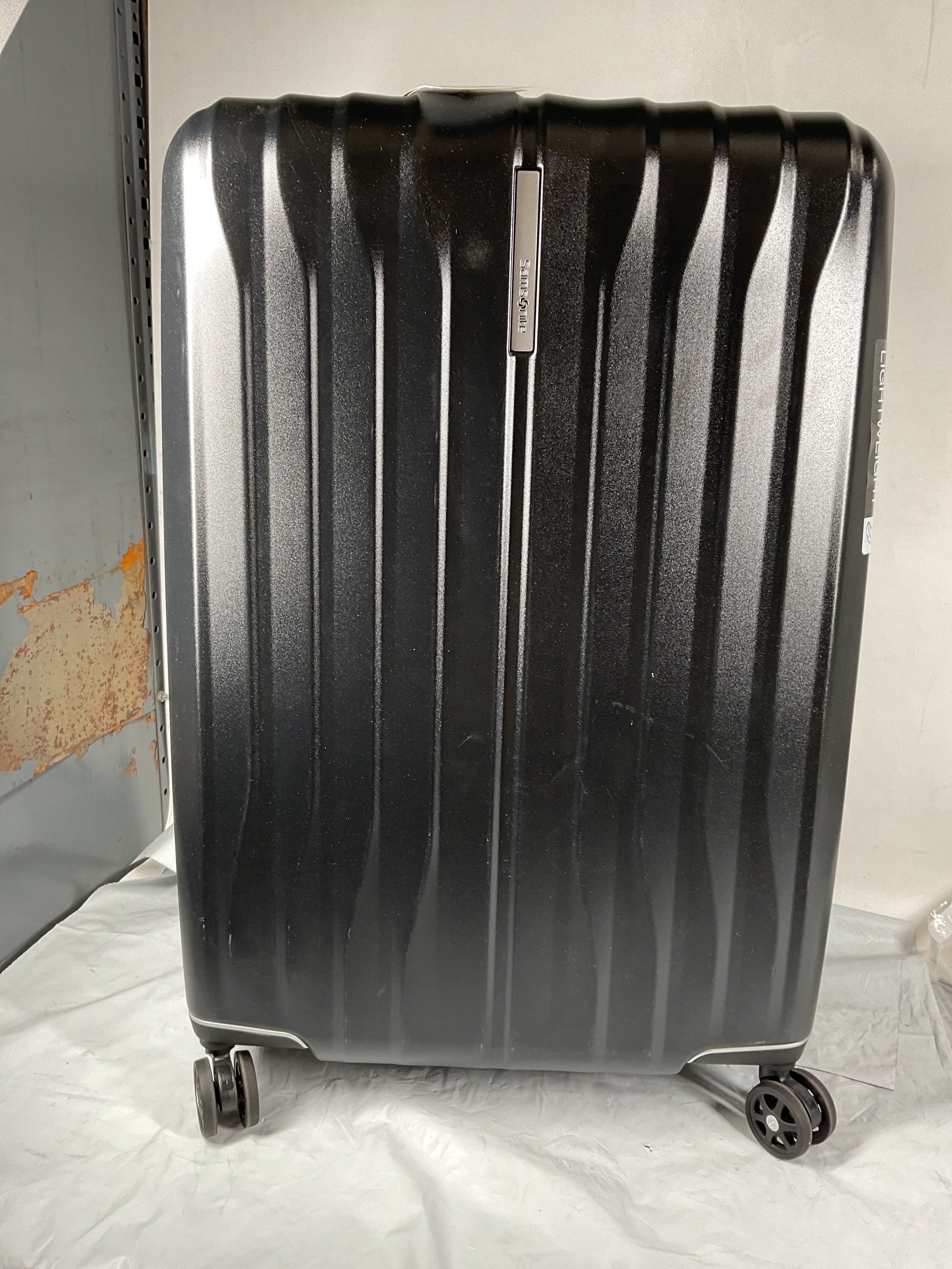 Samsonite UpLIFT Hardside Luggage with Spinner Wheels - Airline-Approved, TSA Lock, Adjustable Handle System - Polycarbonate Hard Suitcase for Ultra Lightweight Travel ( Phantom Black , Checked-Large-27-Inch ) Phantom Black Checked Large 27 Inch U1