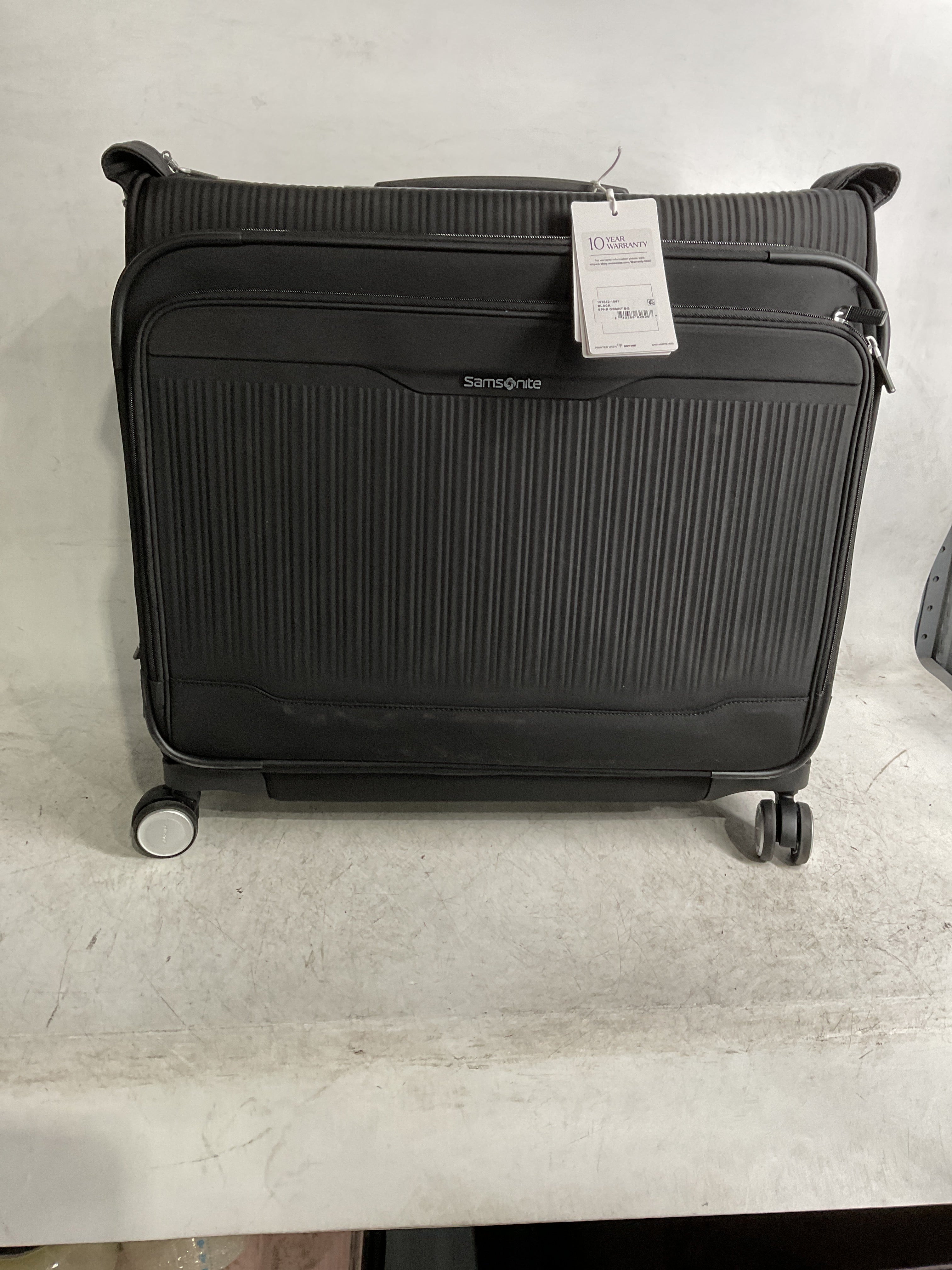 Samsonite Silhouette 18 Spinner Garment Bag ( Black , One Size ) Black One Size U1