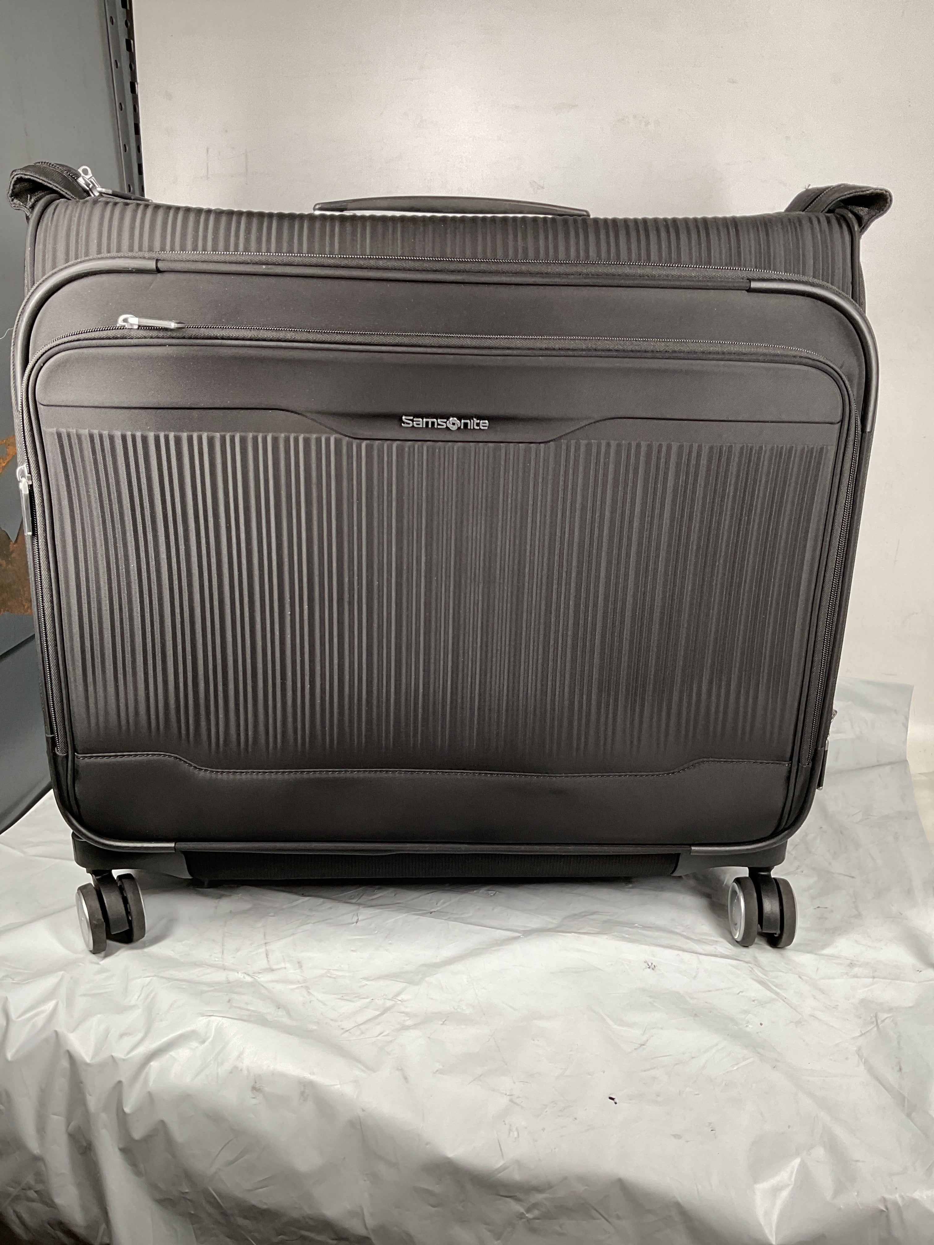 Samsonite Silhouette 18 Spinner Garment Bag ( Black , One Size ) Black One Size U2