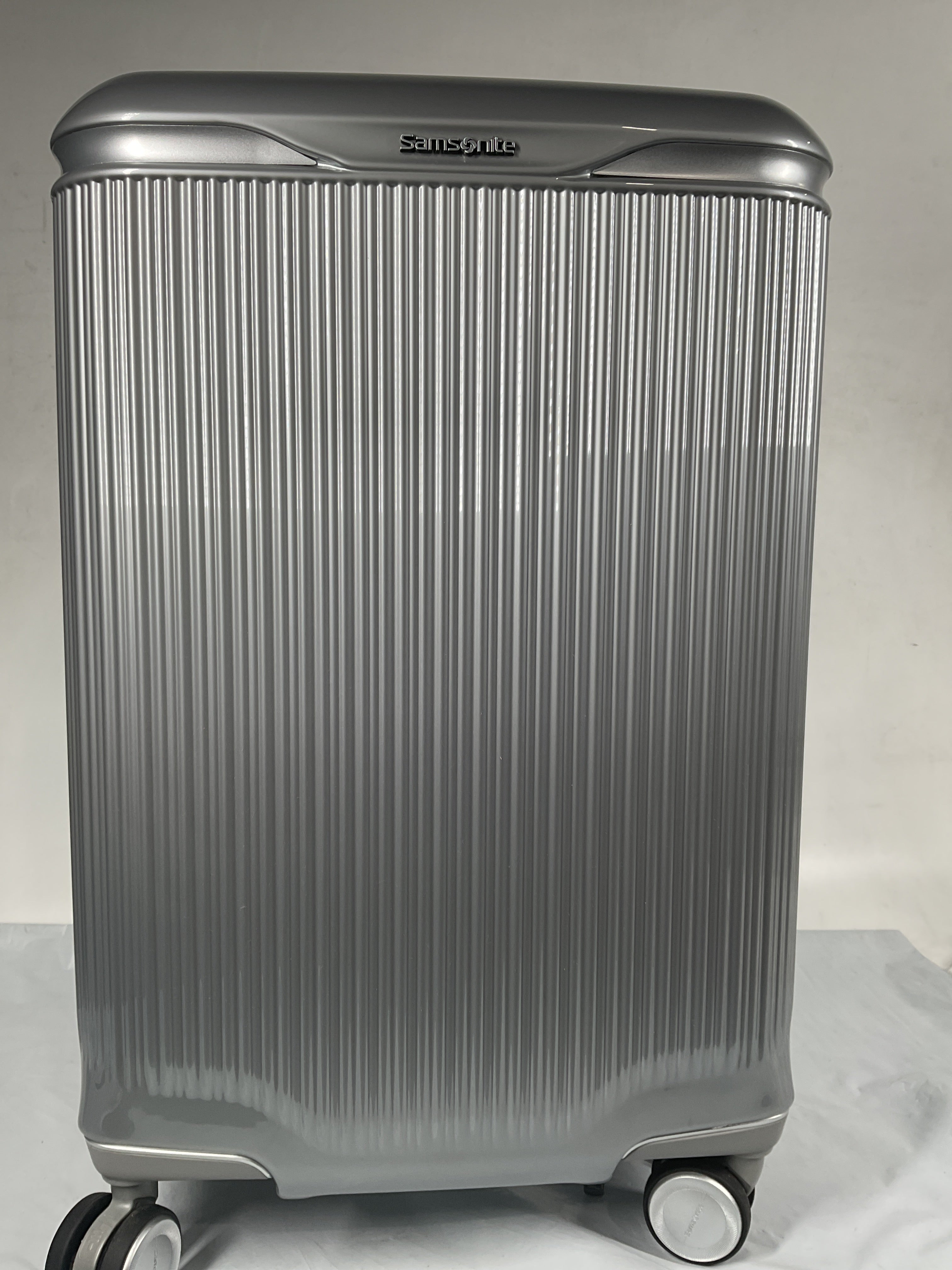 Samsonite Silhouette 18 Hardside Carry-On Expandable Spinner ( Metallic Silver , One Size ) Metallic Silver One Size U1