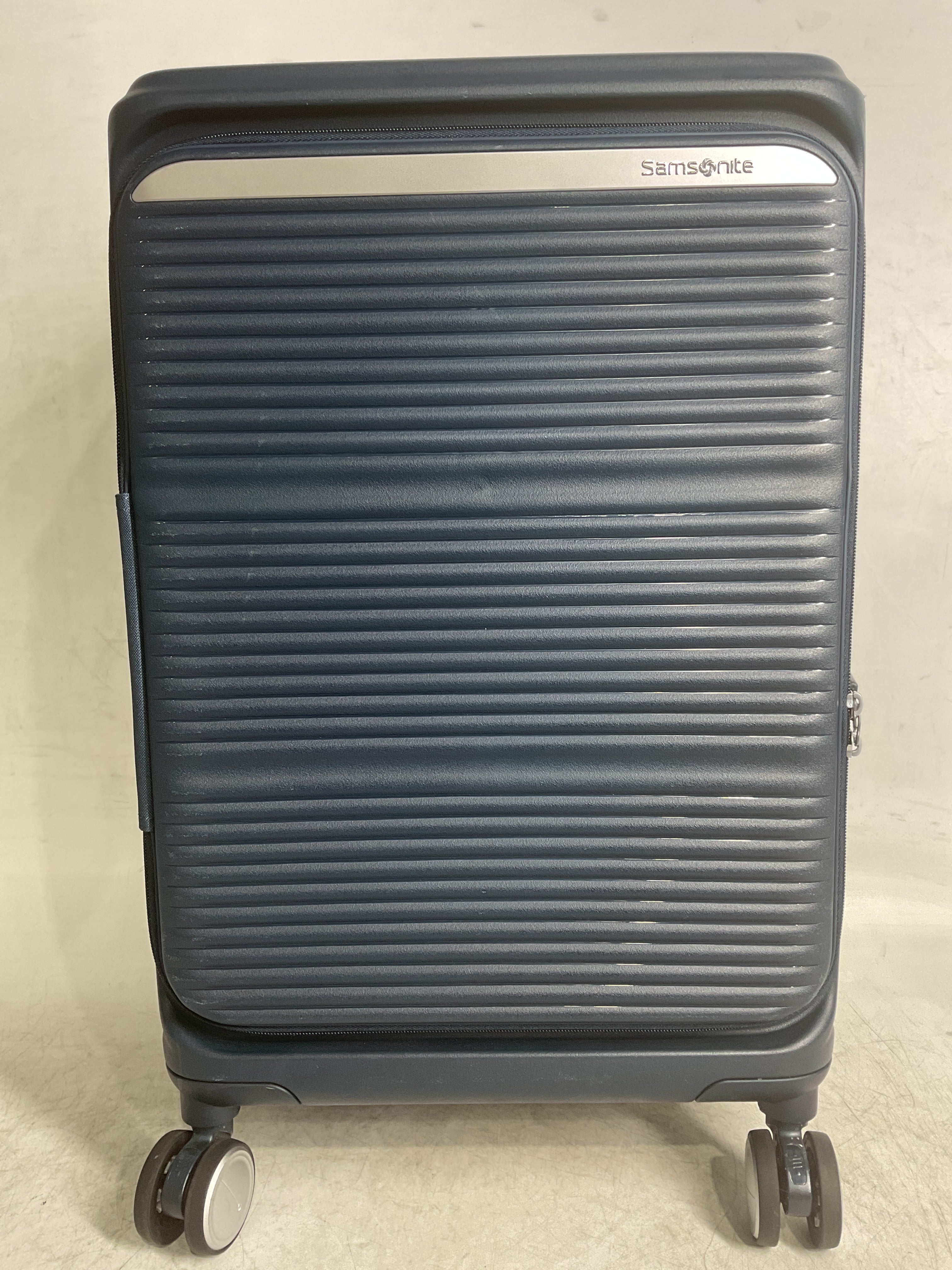 Samsonite Paralux Luggage - Innovative Design - Quick Access Front Pocket - Dual Suspension Wheel Technology - TSA Lock - Expandable - Includes Removable Packing Cubes ( Midnight Navy , Carry-On Spinner ) Midnight Navy Carry On Spinner U1