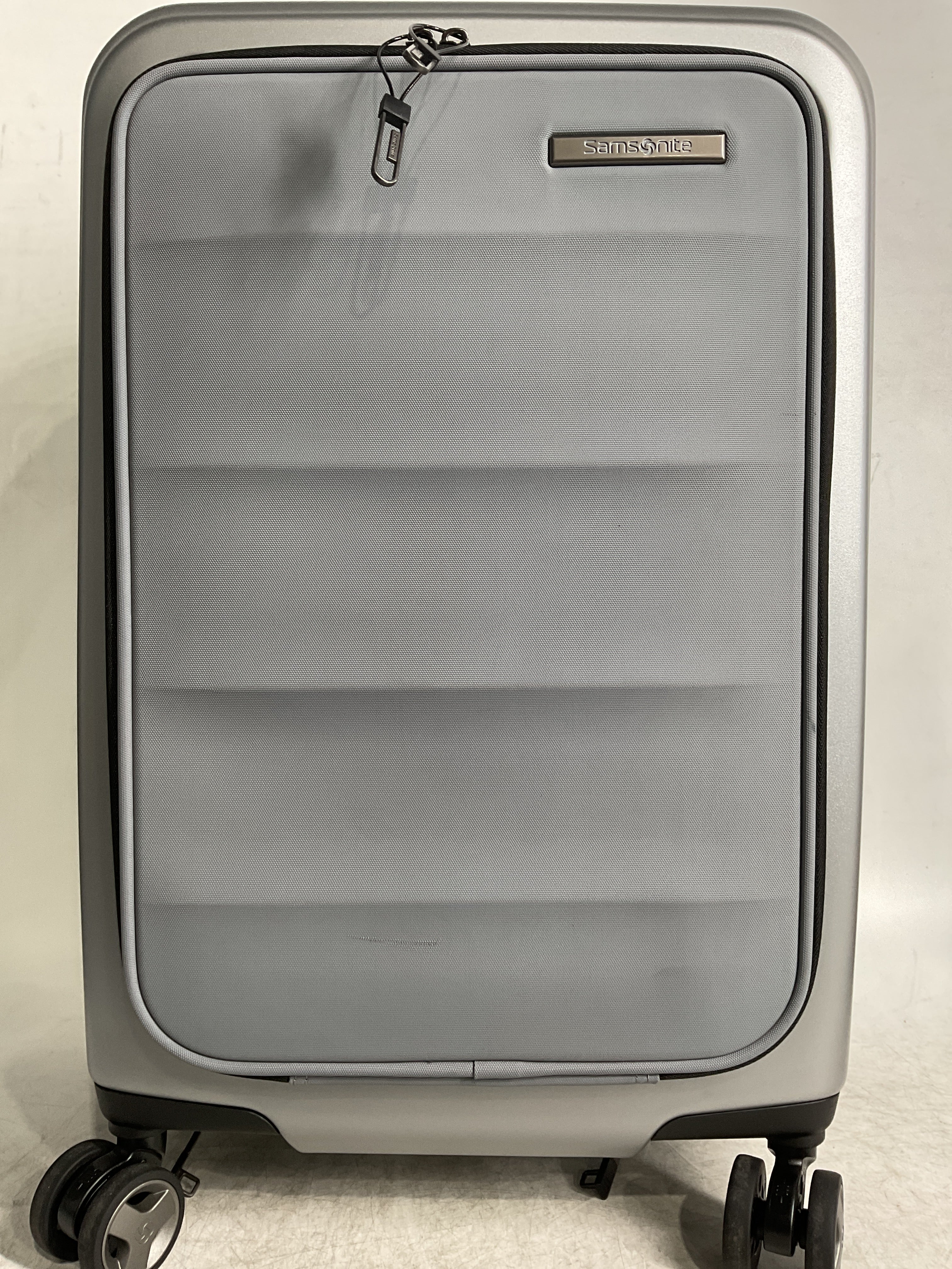 Samsonite Octiv Hardside Spinner ( Aluminum Silver , Front Pocket Carry-On 21 inch ) Aluminum Silver Front Pocket Carry On 21 Inch U3