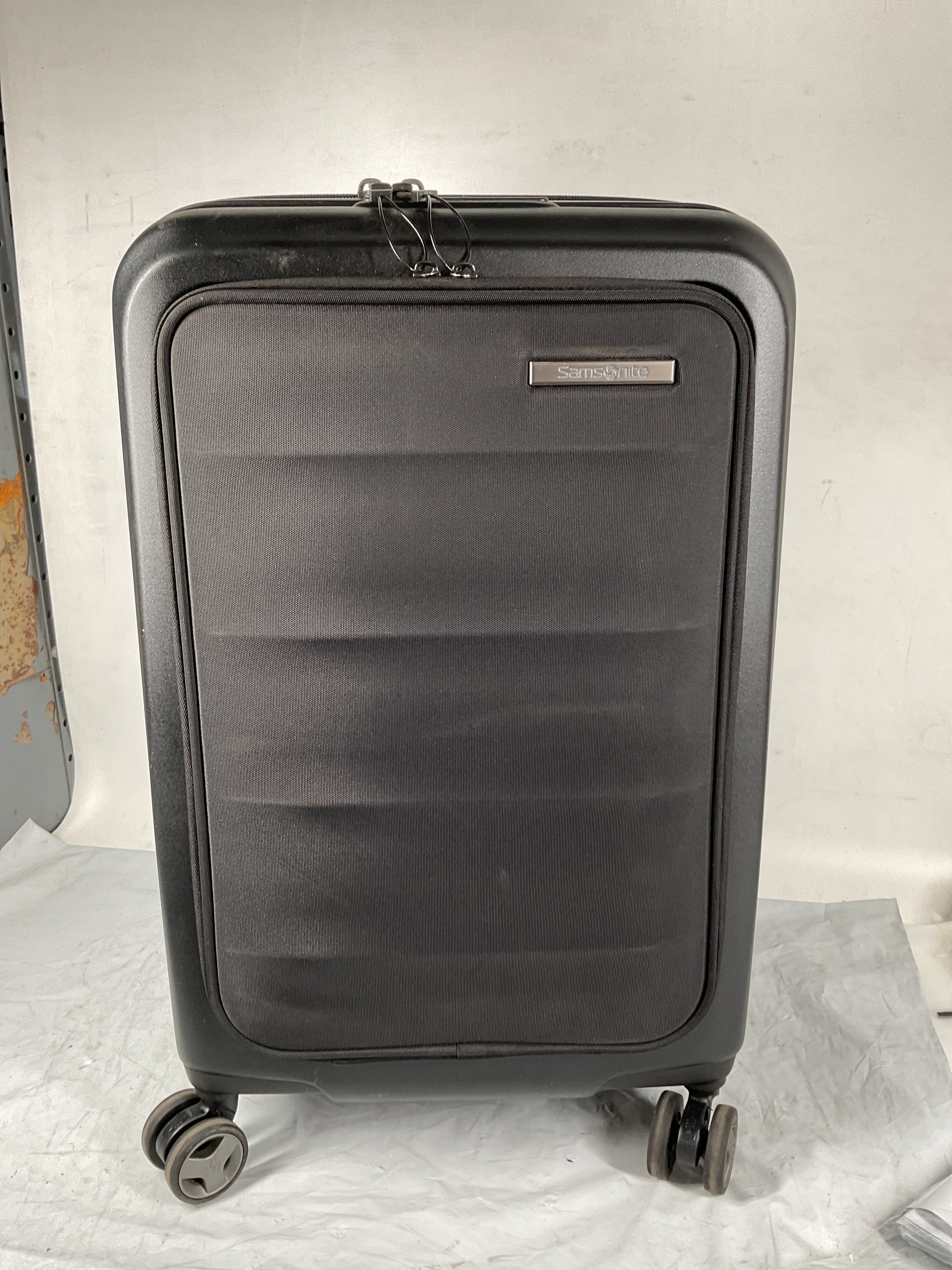 Samsonite Octiv Hardside Spinner ( Stealth Black , Front Pocket Carry-On 21 inch ) Stealth Black Front Pocket Carry On 21 Inch U15