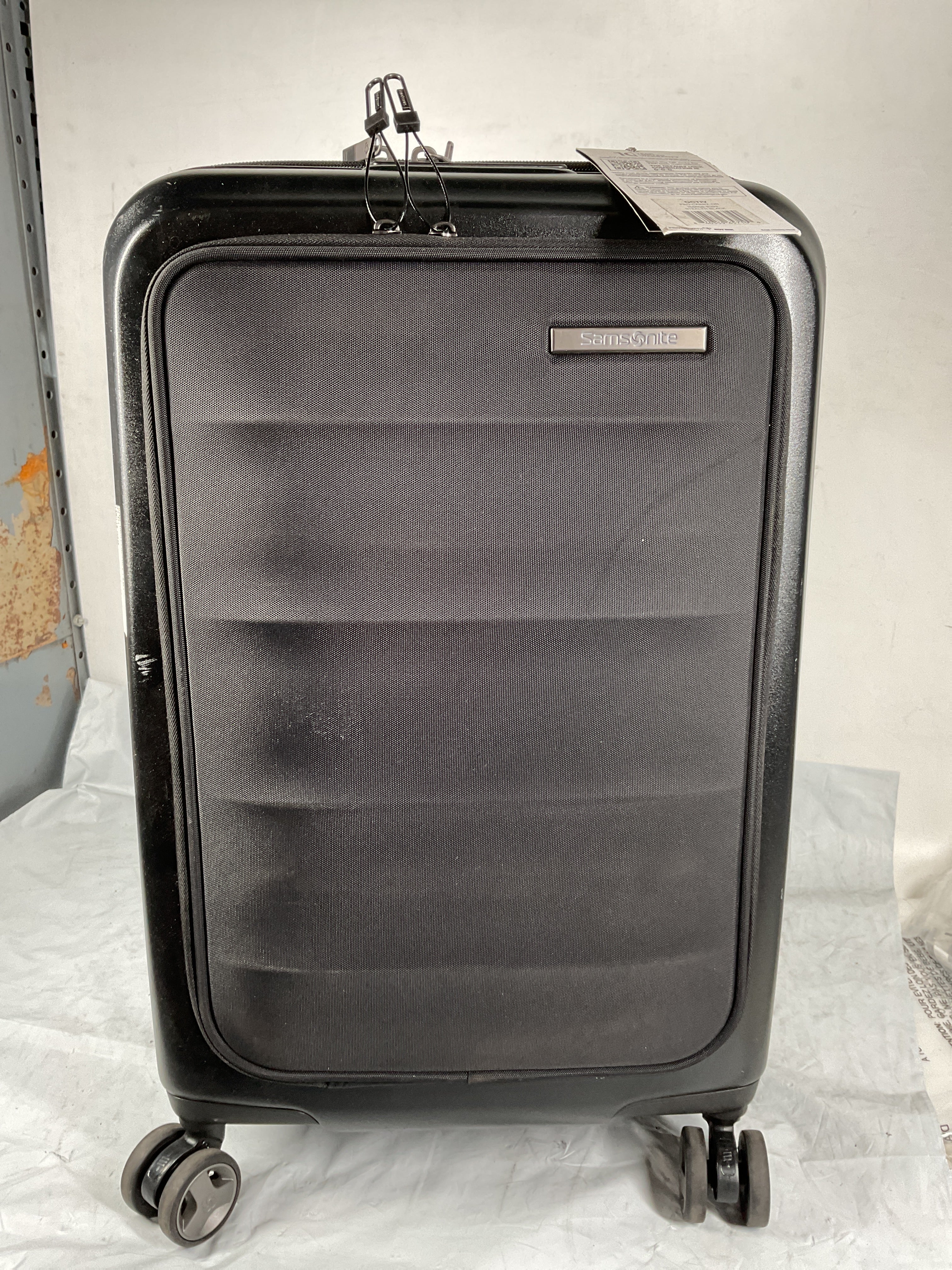 Samsonite Octiv Hardside Spinner ( Stealth Black , Front Pocket Carry-On 21 inch ) Stealth Black Front Pocket Carry On 21 Inch U16