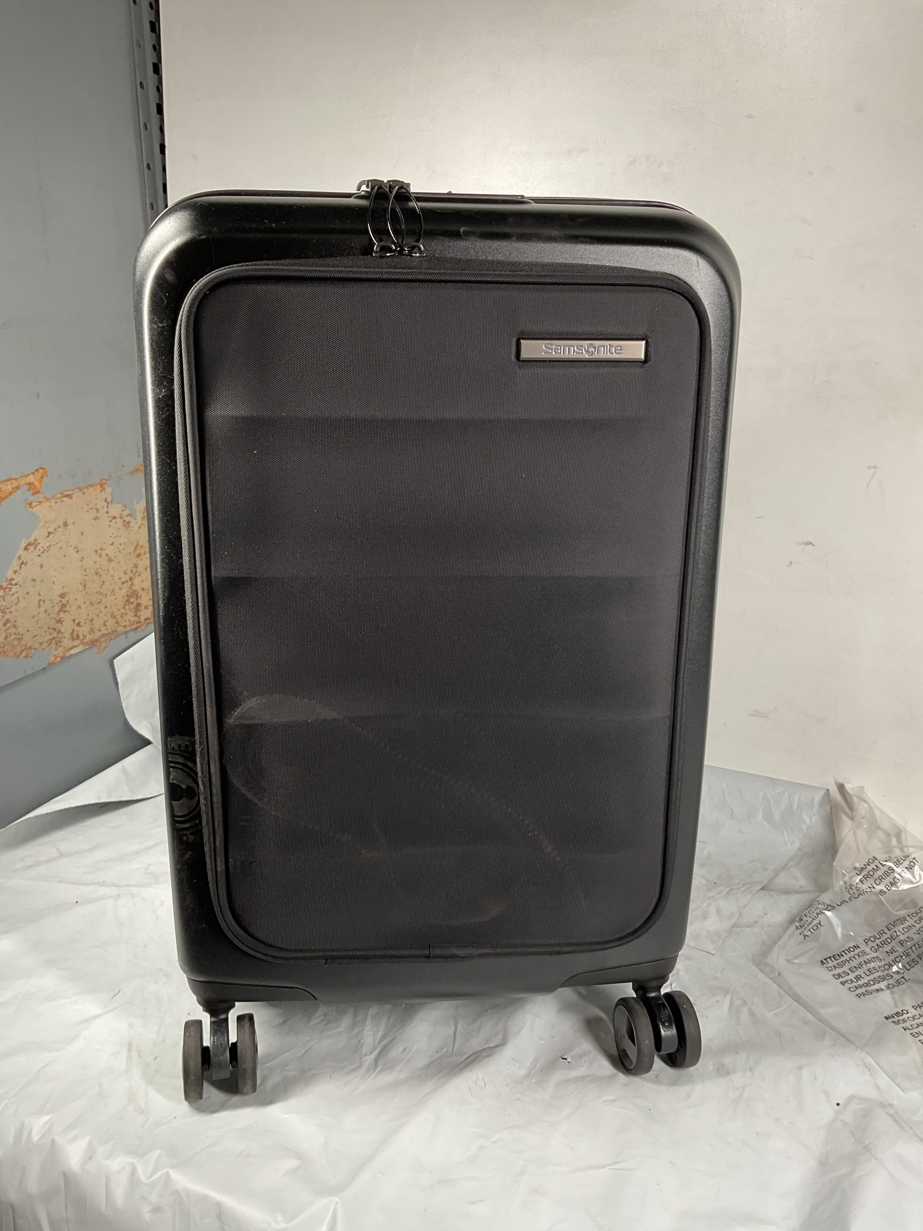 Samsonite Octiv Hardside Spinner ( Stealth Black , Front Pocket Carry-On 21 inch ) Stealth Black Front Pocket Carry On 21 Inch U18