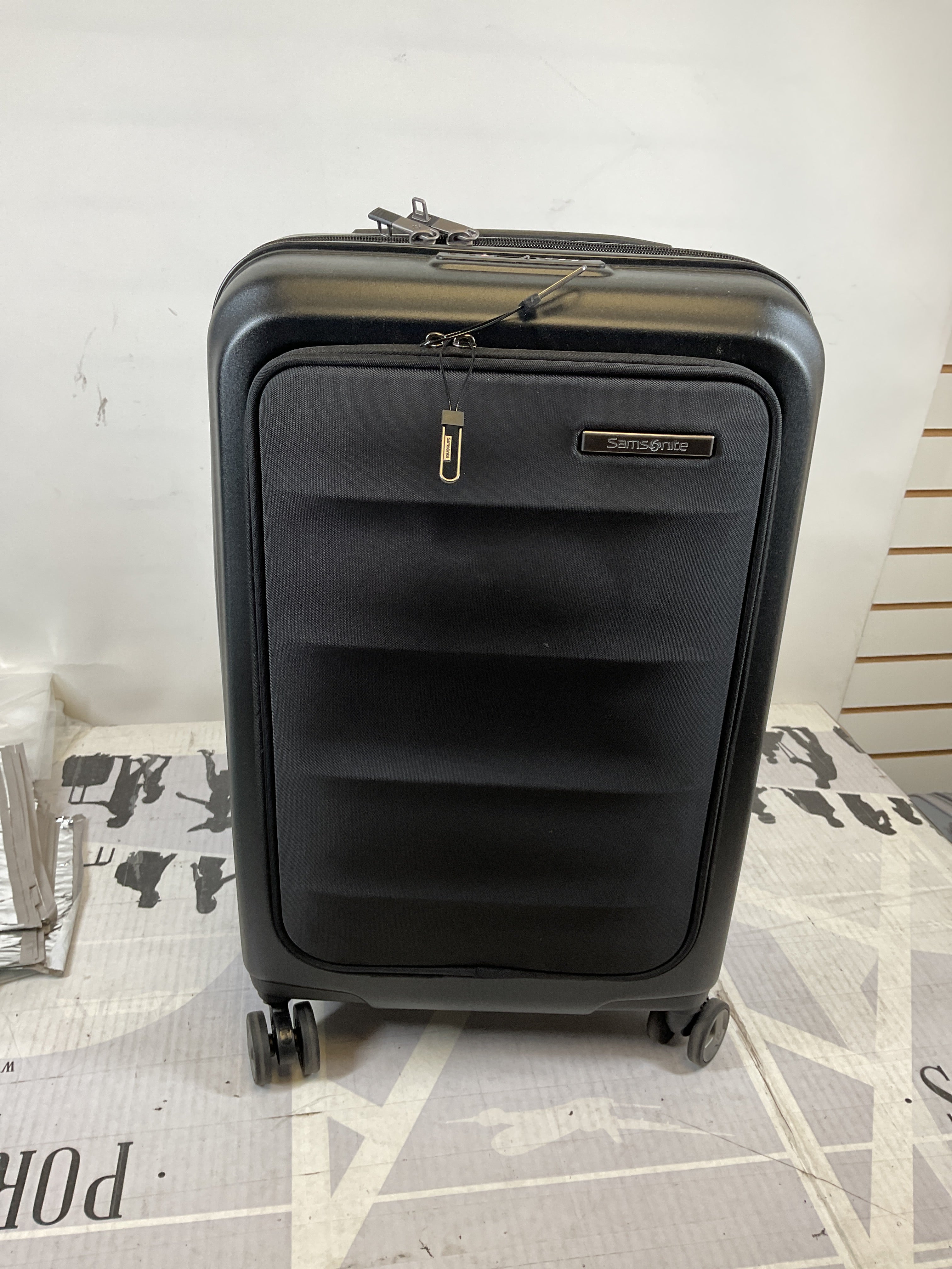 Samsonite Octiv Hardside Spinner ( Stealth Black , Front Pocket Carry-On 21 inch ) Stealth Black Front Pocket Carry On 21 Inch U22