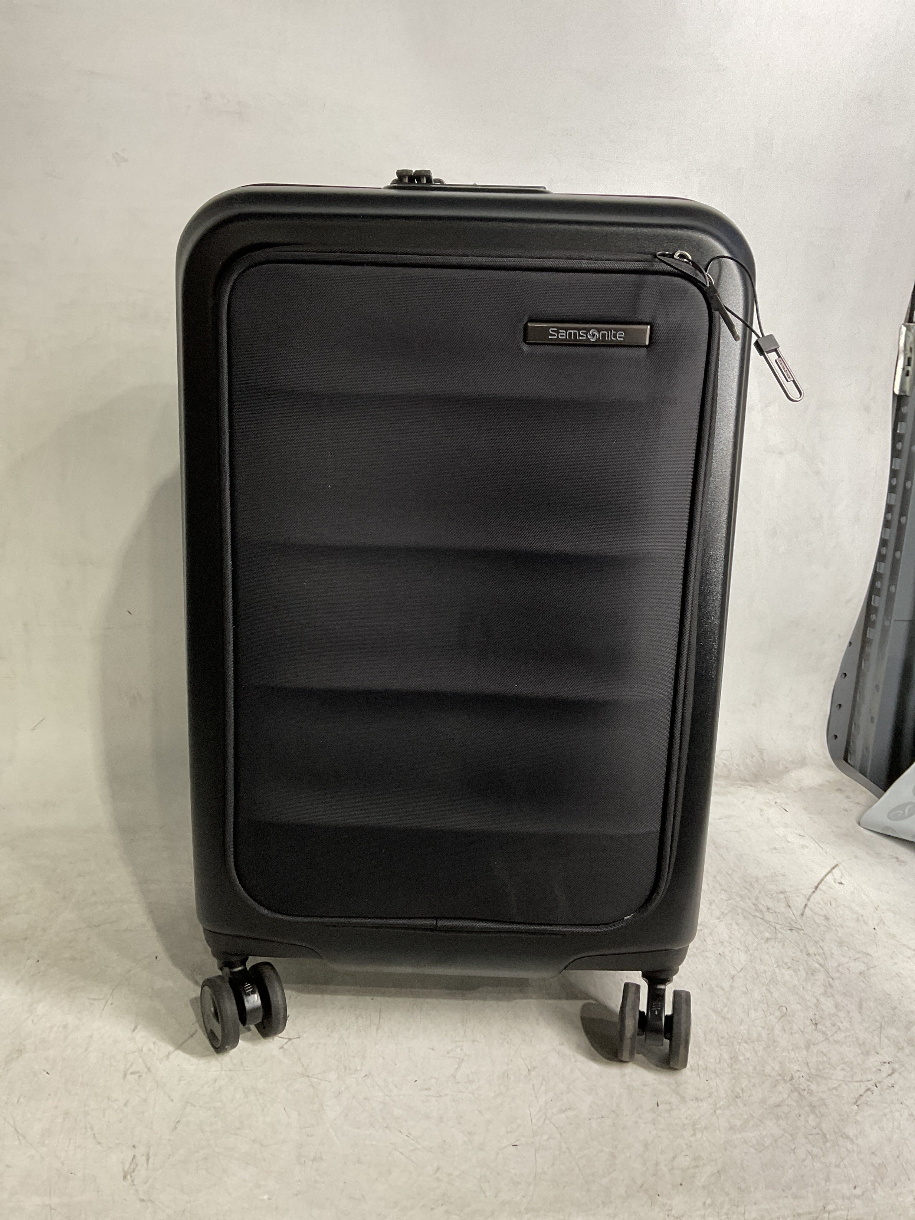 Samsonite Octiv Hardside Spinner ( Stealth Black , Front Pocket Carry-On 21 inch ) Stealth Black Front Pocket Carry On 21 Inch U3