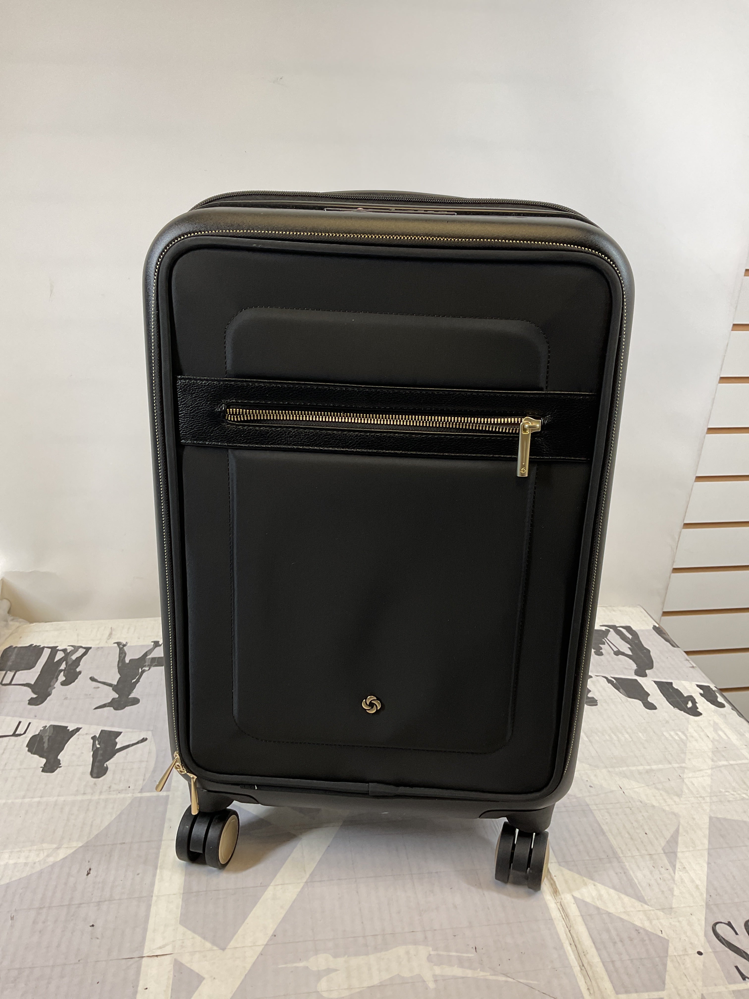 Samsonite Mobile Solution 2 Expandable Carry-On Spinner ( Black , One Size ) Black One Size U3