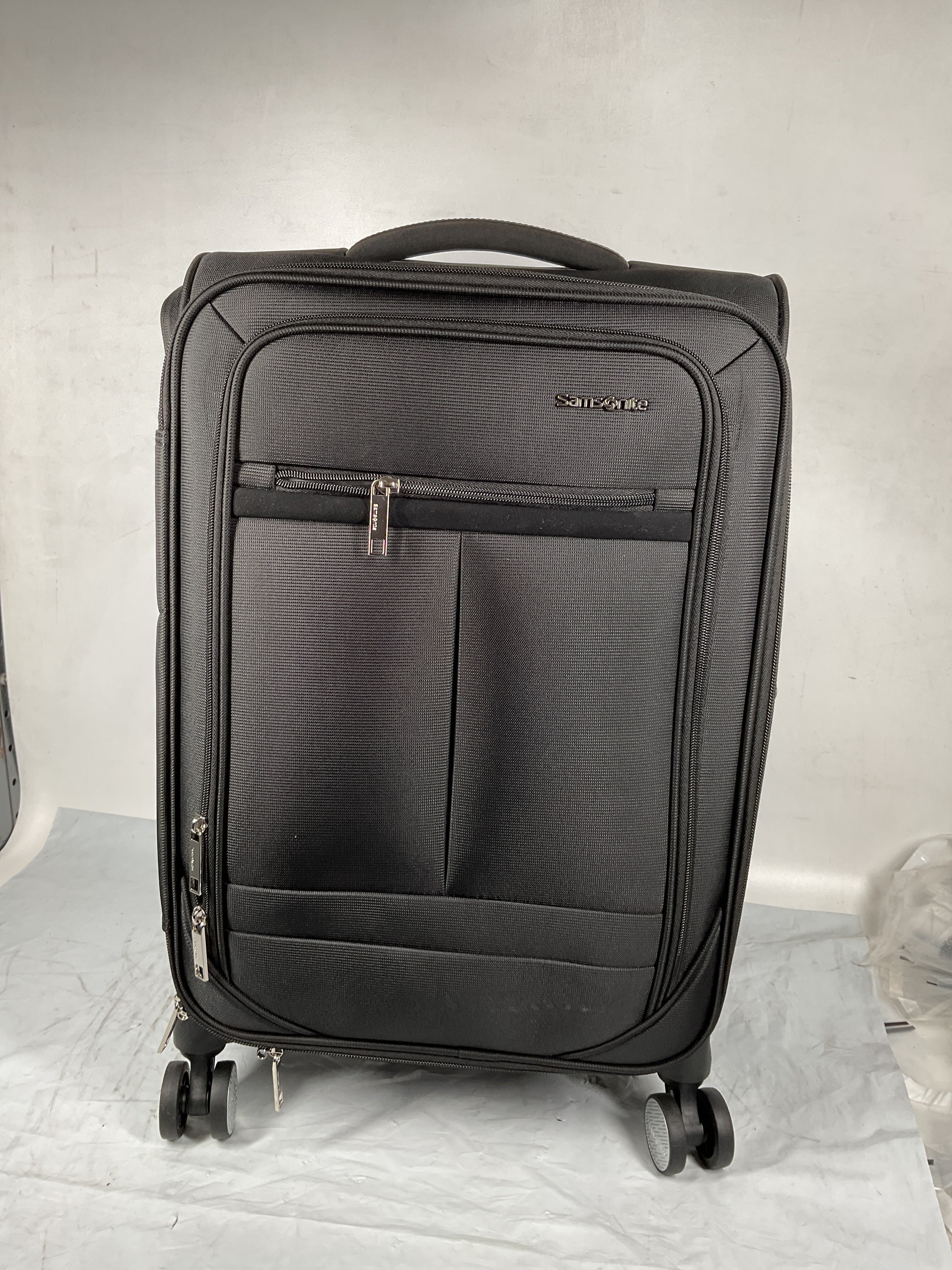Samsonite Element Carry-On Soft-Sided Expandable 21-Inch Suitcase: Airline Approved for Most Major Airlines, Durable, 360 Spinner Wheels, Adjustable Handle, 2 Front & Side Pocket ( Black , 21-Inch Carry-On ) Black 21 Inch Carry On U13