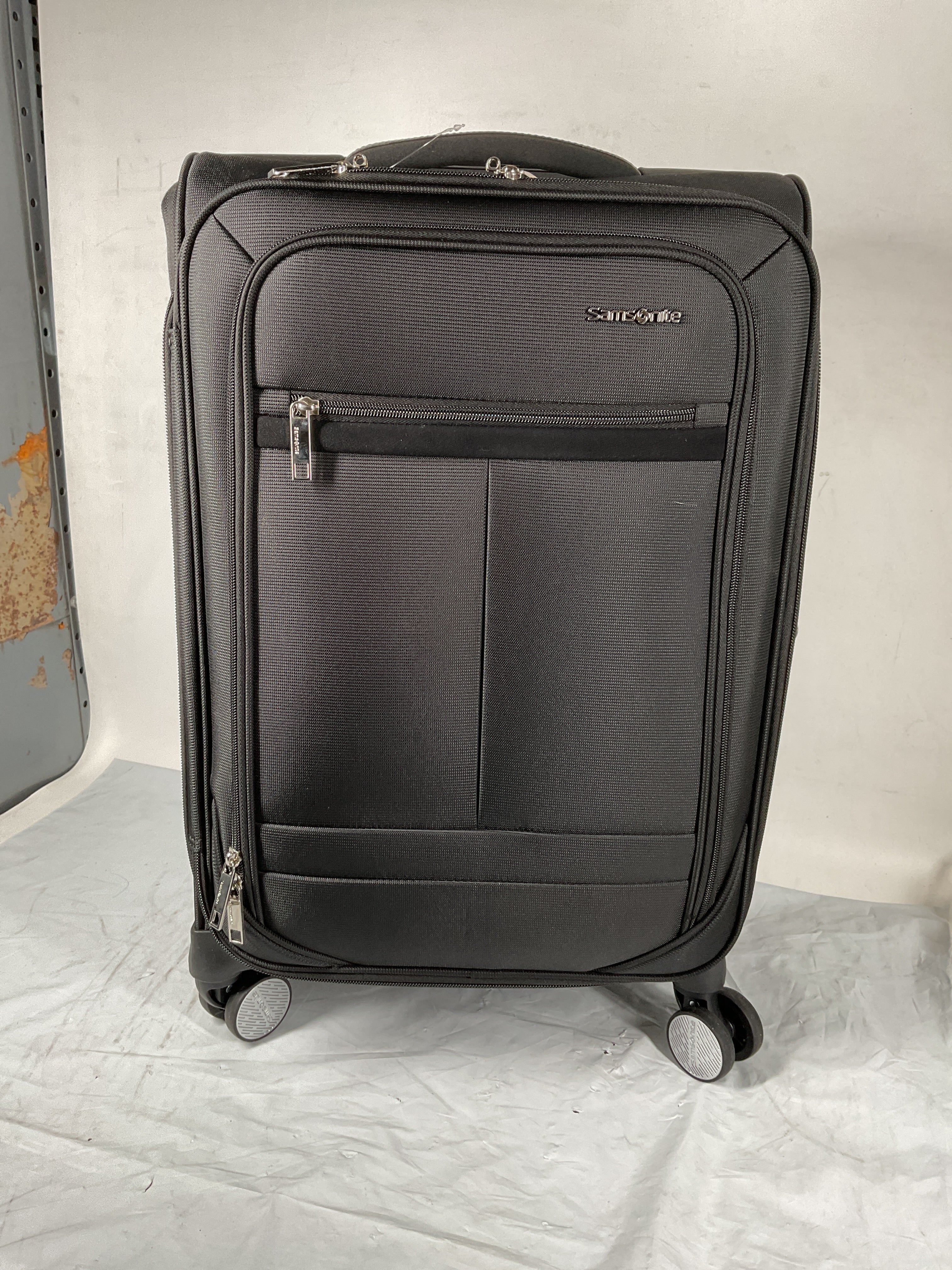 Samsonite Element Carry-On Soft-Sided Expandable 21-Inch Suitcase: Airline Approved for Most Major Airlines, Durable, 360 Spinner Wheels, Adjustable Handle, 2 Front & Side Pocket ( Black , 21-Inch Carry-On ) Black 21 Inch Carry On U14