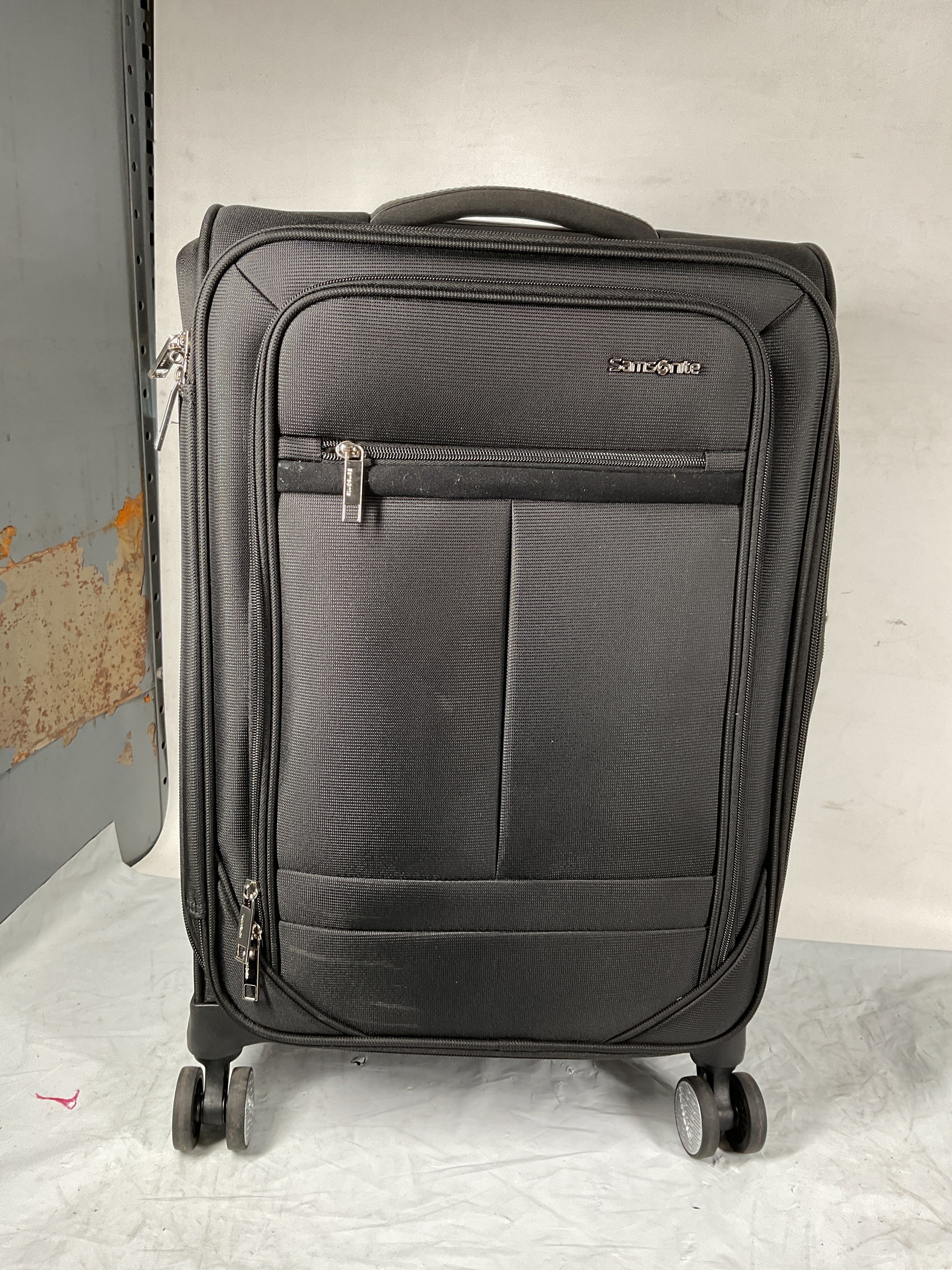Samsonite Element Carry-On Soft-Sided Expandable 21-Inch Suitcase: Airline Approved for Most Major Airlines, Durable, 360 Spinner Wheels, Adjustable Handle, 2 Front & Side Pocket ( Black , 21-Inch Carry-On ) Black 21 Inch Carry On U17