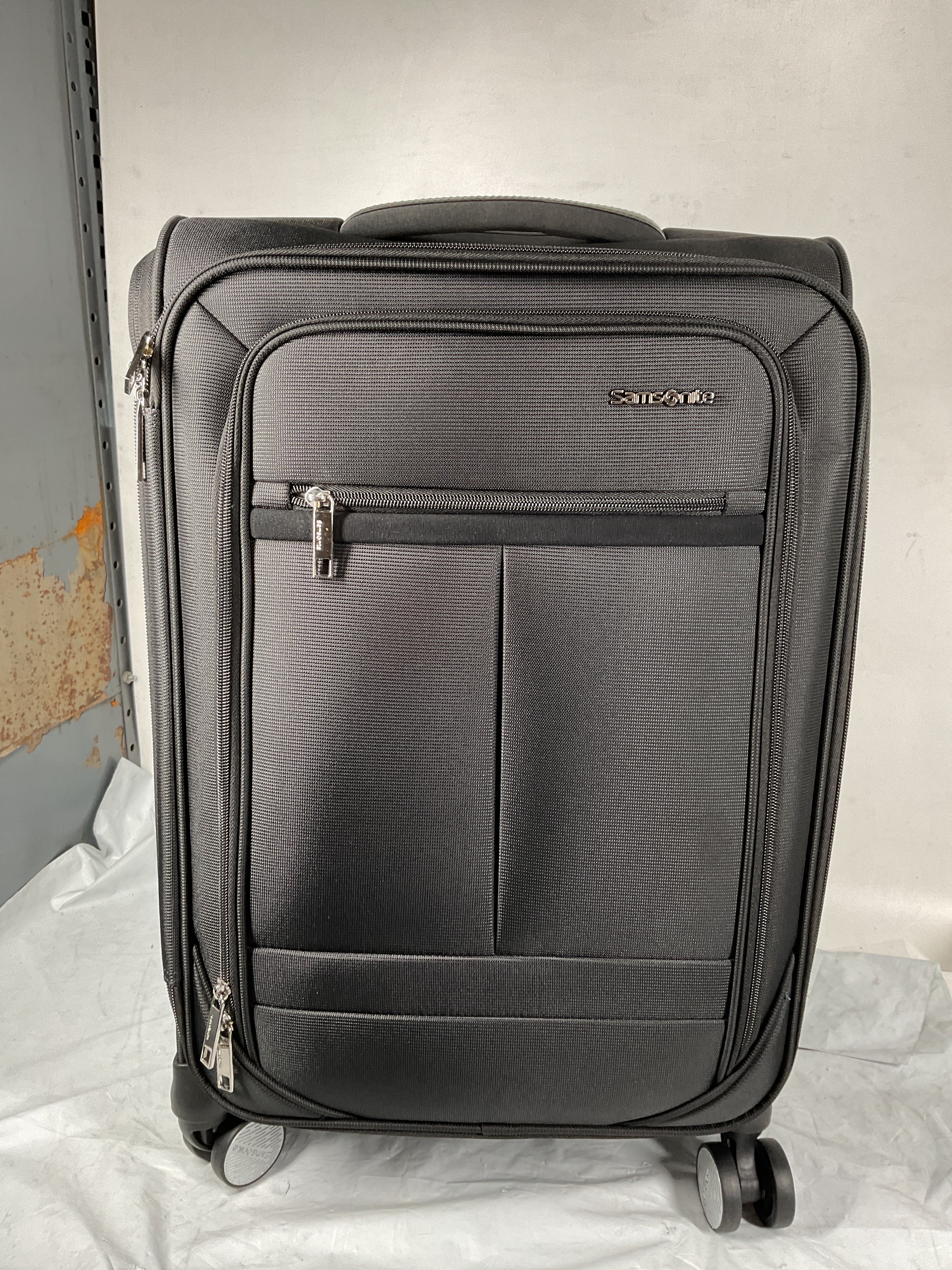 Samsonite Element Carry-On Soft-Sided Expandable 21-Inch Suitcase: Airline Approved for Most Major Airlines, Durable, 360 Spinner Wheels, Adjustable Handle, 2 Front & Side Pocket ( Black , 21-Inch Carry-On ) Black 21 Inch Carry On U19