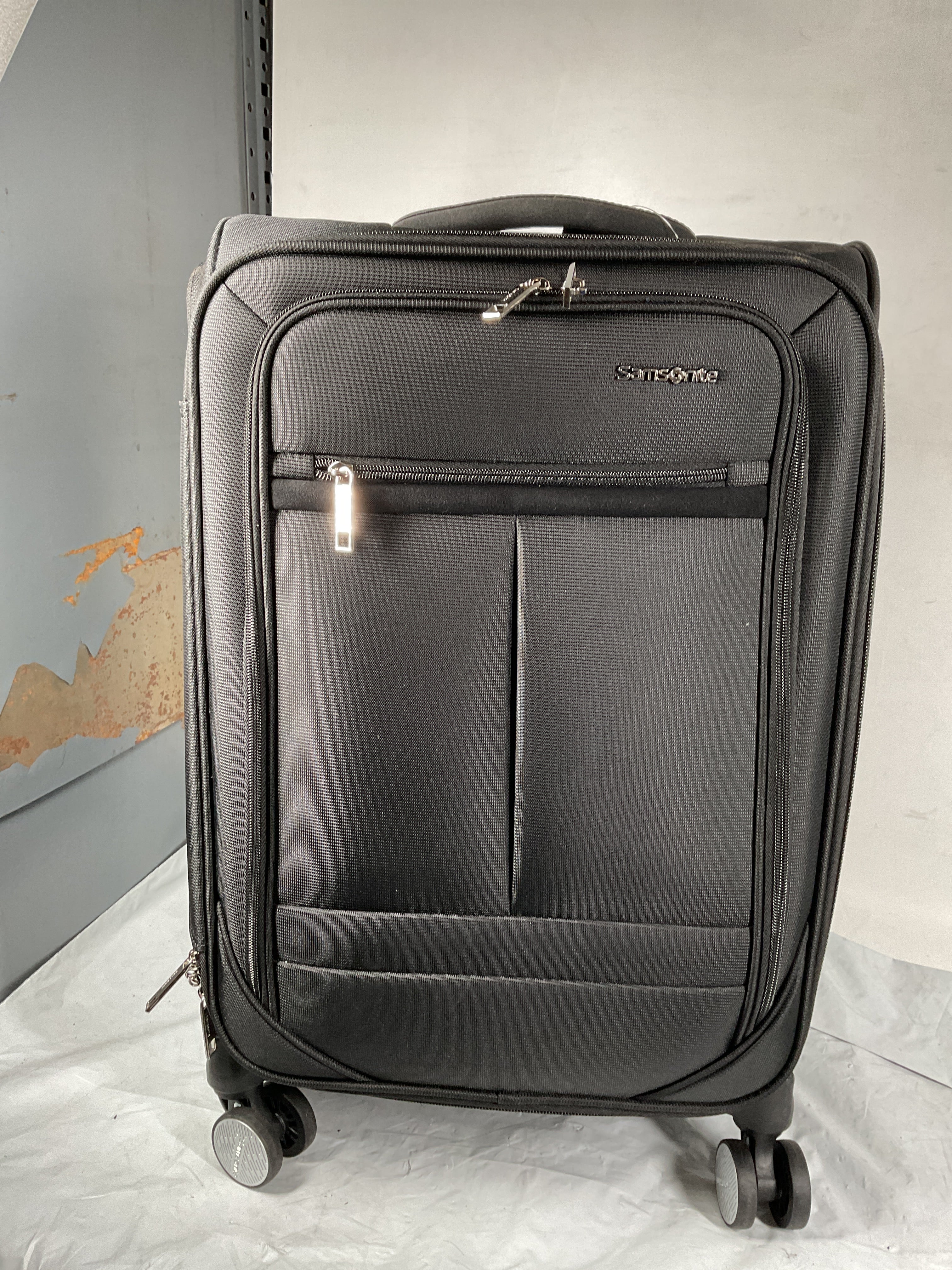 Samsonite Element Carry-On Soft-Sided Expandable 21-Inch Suitcase: Airline Approved for Most Major Airlines, Durable, 360 Spinner Wheels, Adjustable Handle, 2 Front & Side Pocket ( Black , 21-Inch Carry-On ) Black 21 Inch Carry On U20