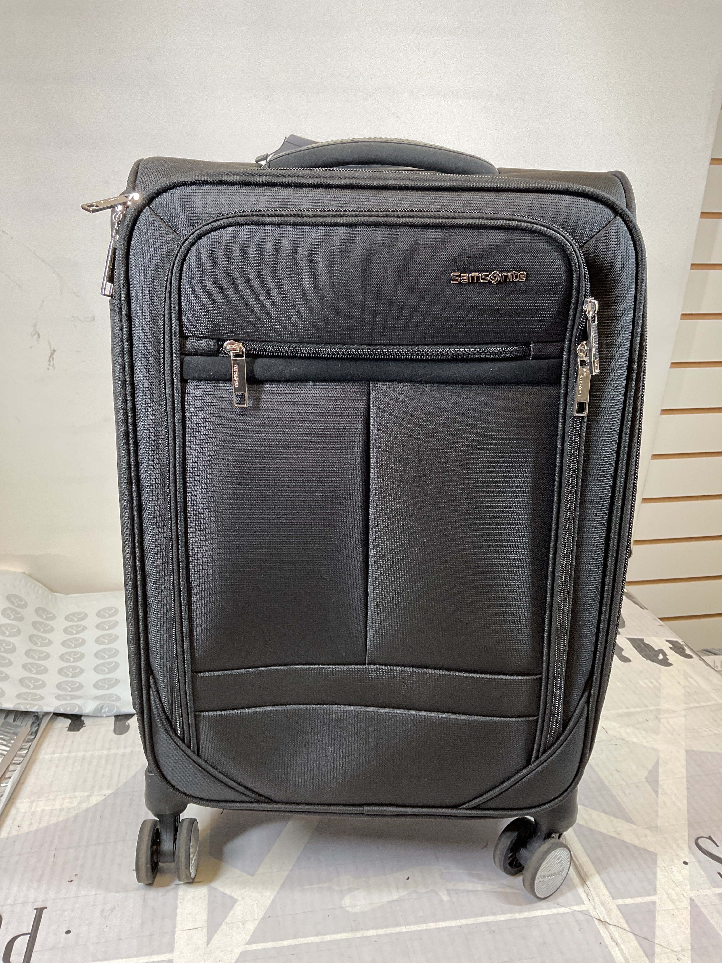 Samsonite Element Carry-On Soft-Sided Expandable 21-Inch Suitcase: Airline Approved for Most Major Airlines, Durable, 360 Spinner Wheels, Adjustable Handle, 2 Front & Side Pocket ( Black , 21-Inch Carry-On ) Black 21 Inch Carry On U29