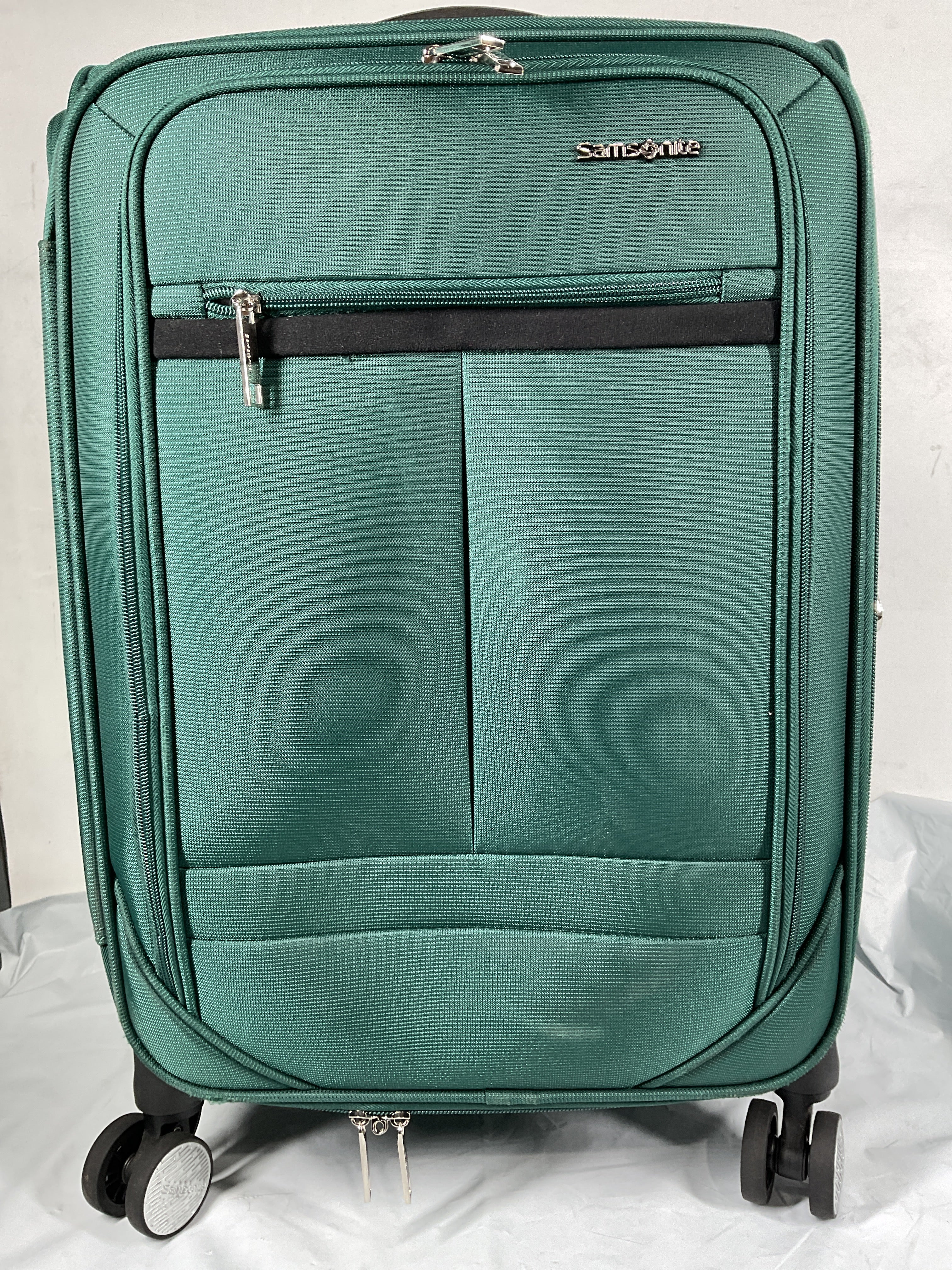 Samsonite Element Carry-On Soft-Sided Expandable 21-Inch Suitcase: Airline Approved for Most Major Airlines, Durable, 360 Spinner Wheels, Adjustable Handle, 2 Front & Side Pocket ( Bistro Green , 21-Inch Carry-On ) Bistro Green 21 Inch Carry On U2