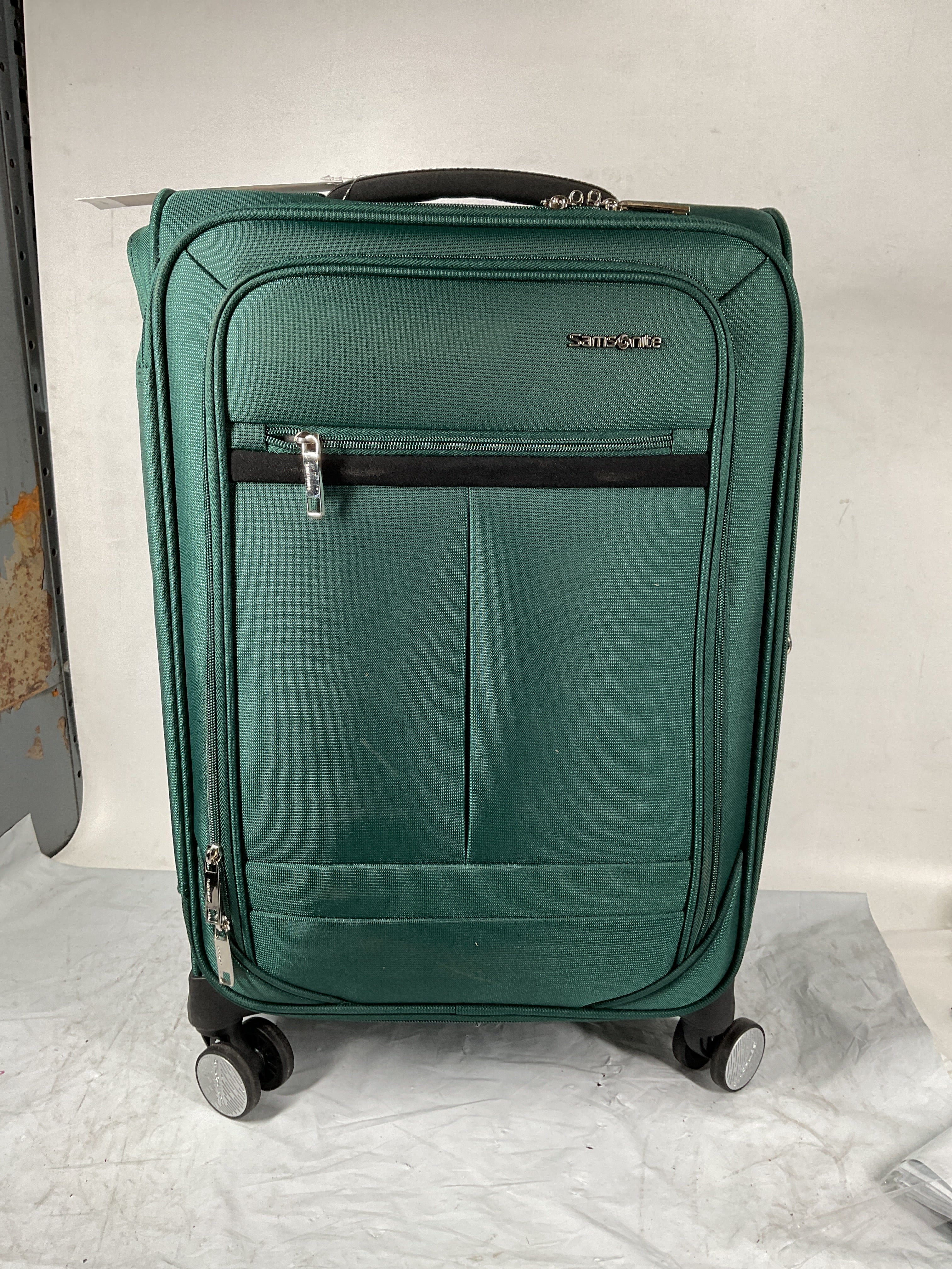 Samsonite Element Carry-On Soft-Sided Expandable 21-Inch Suitcase: Airline Approved for Most Major Airlines, Durable, 360 Spinner Wheels, Adjustable Handle, 2 Front & Side Pocket ( Bistro Green , 21-Inch Carry-On ) Bistro Green 21 Inch Carry On U3