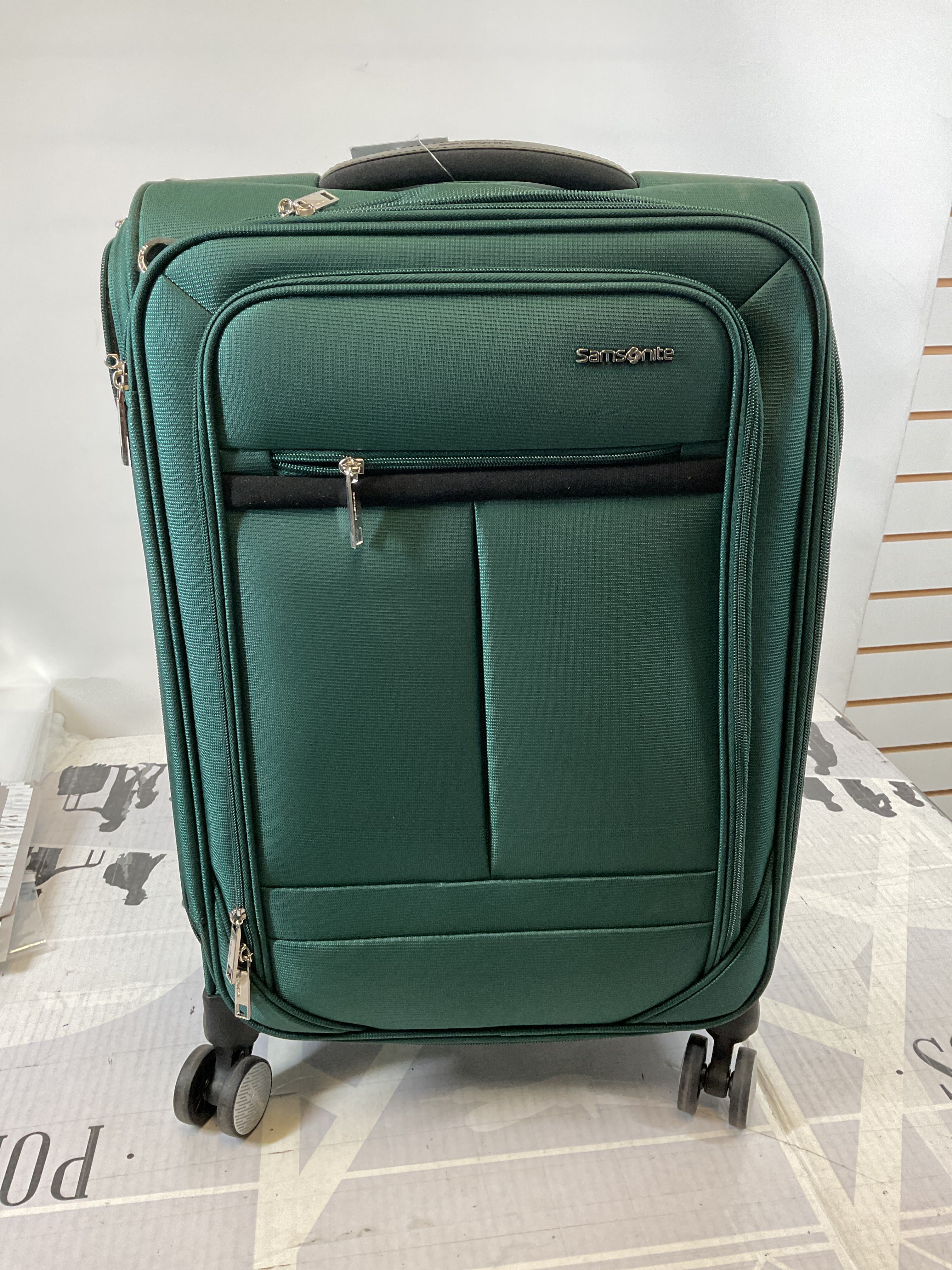 Samsonite Element Carry-On Soft-Sided Expandable 21-Inch Suitcase: Airline Approved for Most Major Airlines, Durable, 360 Spinner Wheels, Adjustable Handle, 2 Front & Side Pocket ( Bistro Green , 21-Inch Carry-On ) Bistro Green 21 Inch Carry On U4