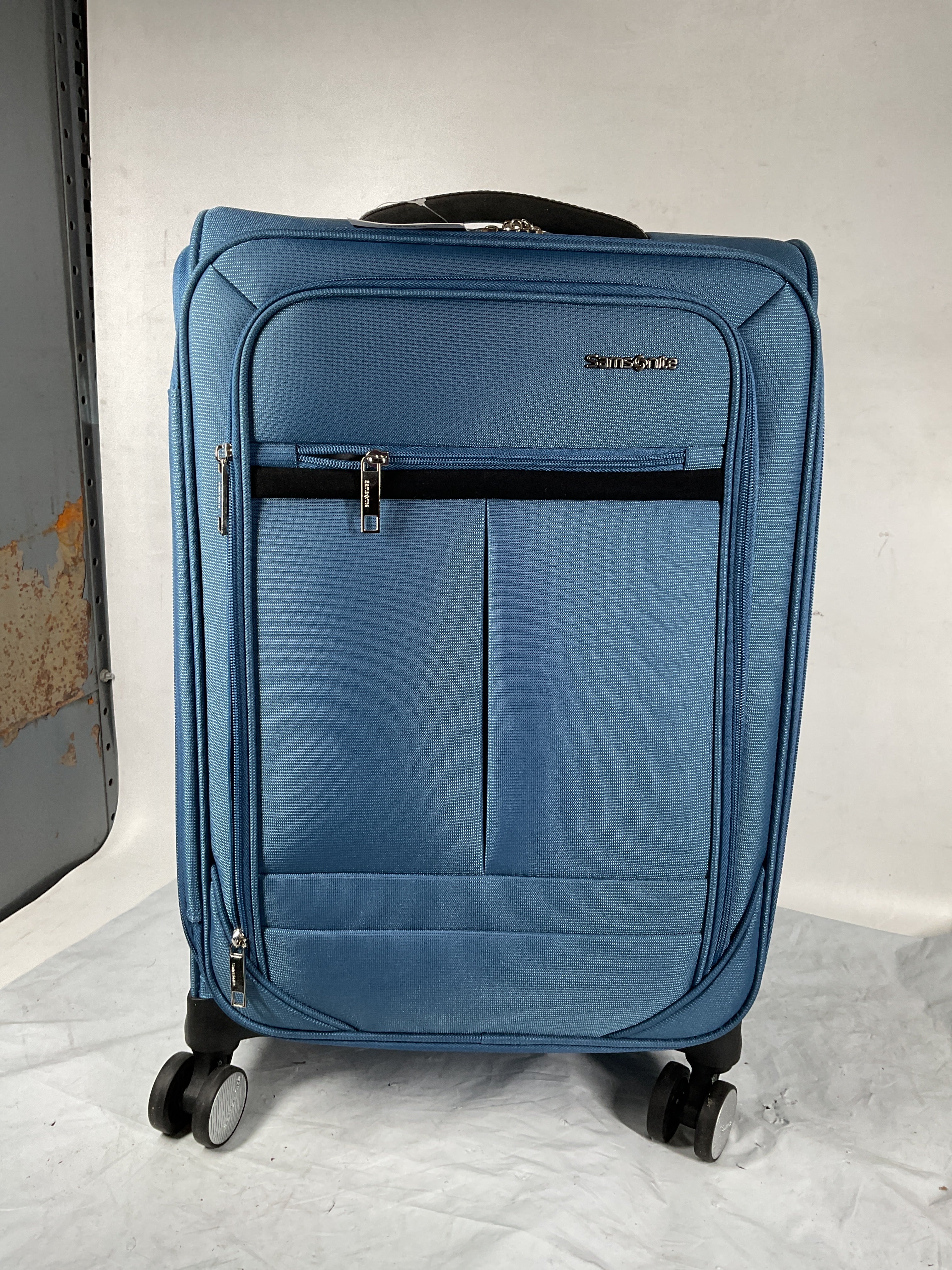 Samsonite Element Carry-On Soft-Sided Expandable 21-Inch Suitcase: Airline Approved for Most Major Airlines, Durable, 360 Spinner Wheels, Adjustable Handle, 2 Front & Side Pocket ( Captains Blue , 21-Inch Carry-On ) Captains Blue 21 Inch Carry O U10