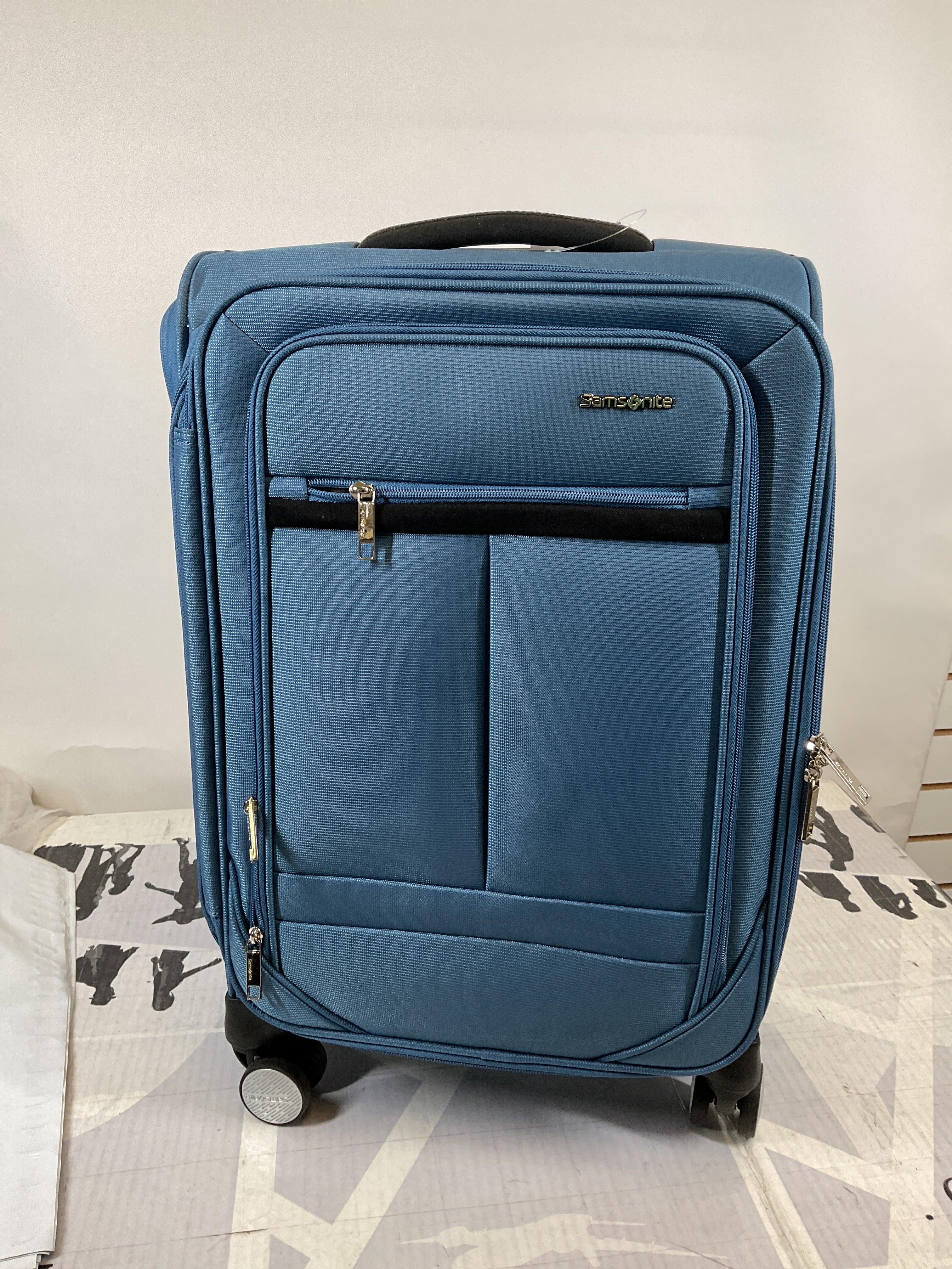 Samsonite Element Carry-On Soft-Sided Expandable 21-Inch Suitcase: Airline Approved for Most Major Airlines, Durable, 360 Spinner Wheels, Adjustable Handle, 2 Front & Side Pocket ( Captains Blue , 21-Inch Carry-On ) Captains Blue 21 Inch Carry O U11