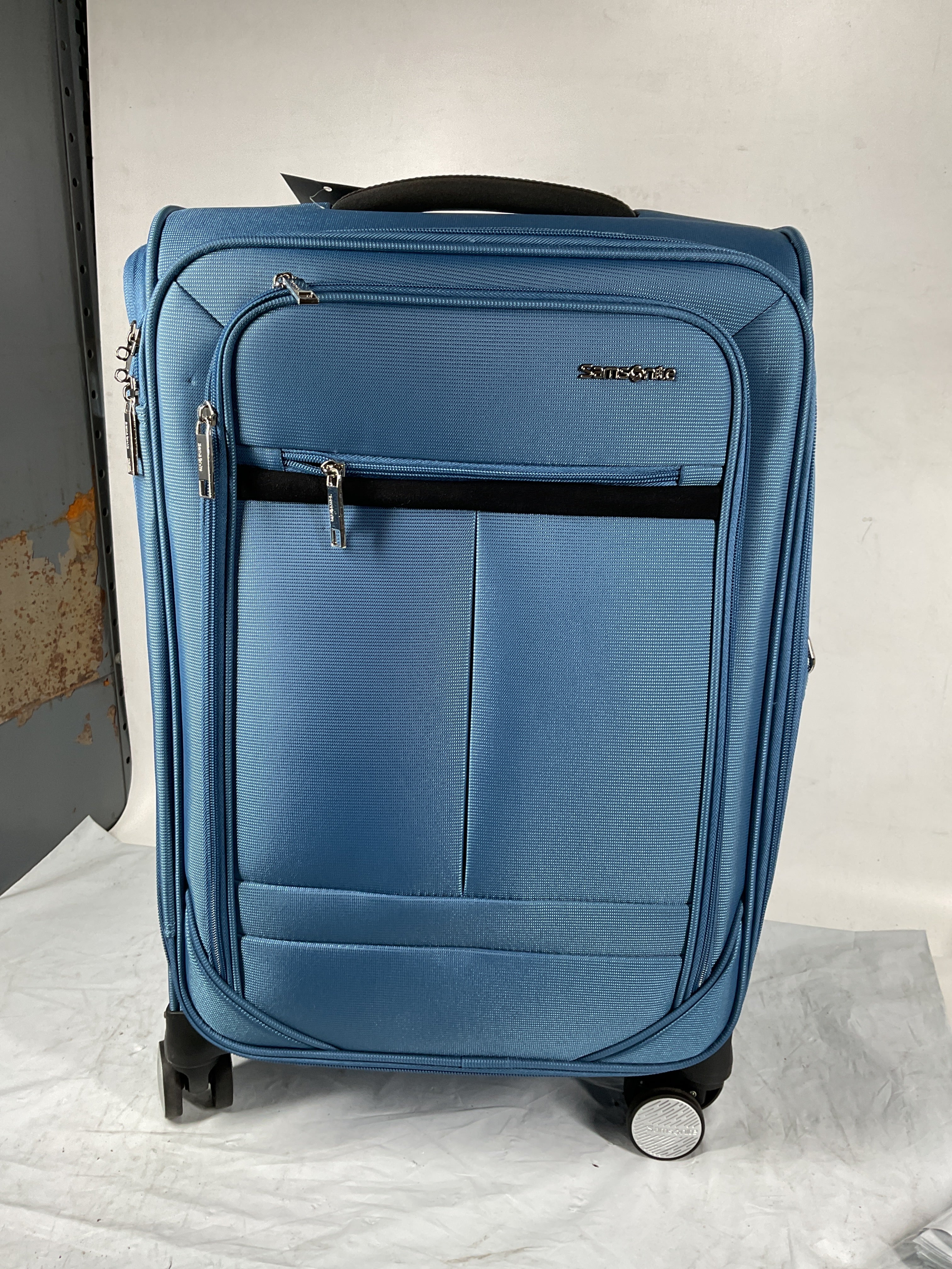 Samsonite Element Carry-On Soft-Sided Expandable 21-Inch Suitcase: Airline Approved for Most Major Airlines, Durable, 360 Spinner Wheels, Adjustable Handle, 2 Front & Side Pocket ( Captains Blue , 21-Inch Carry-On ) Captains Blue 21 Inch Carry O U7