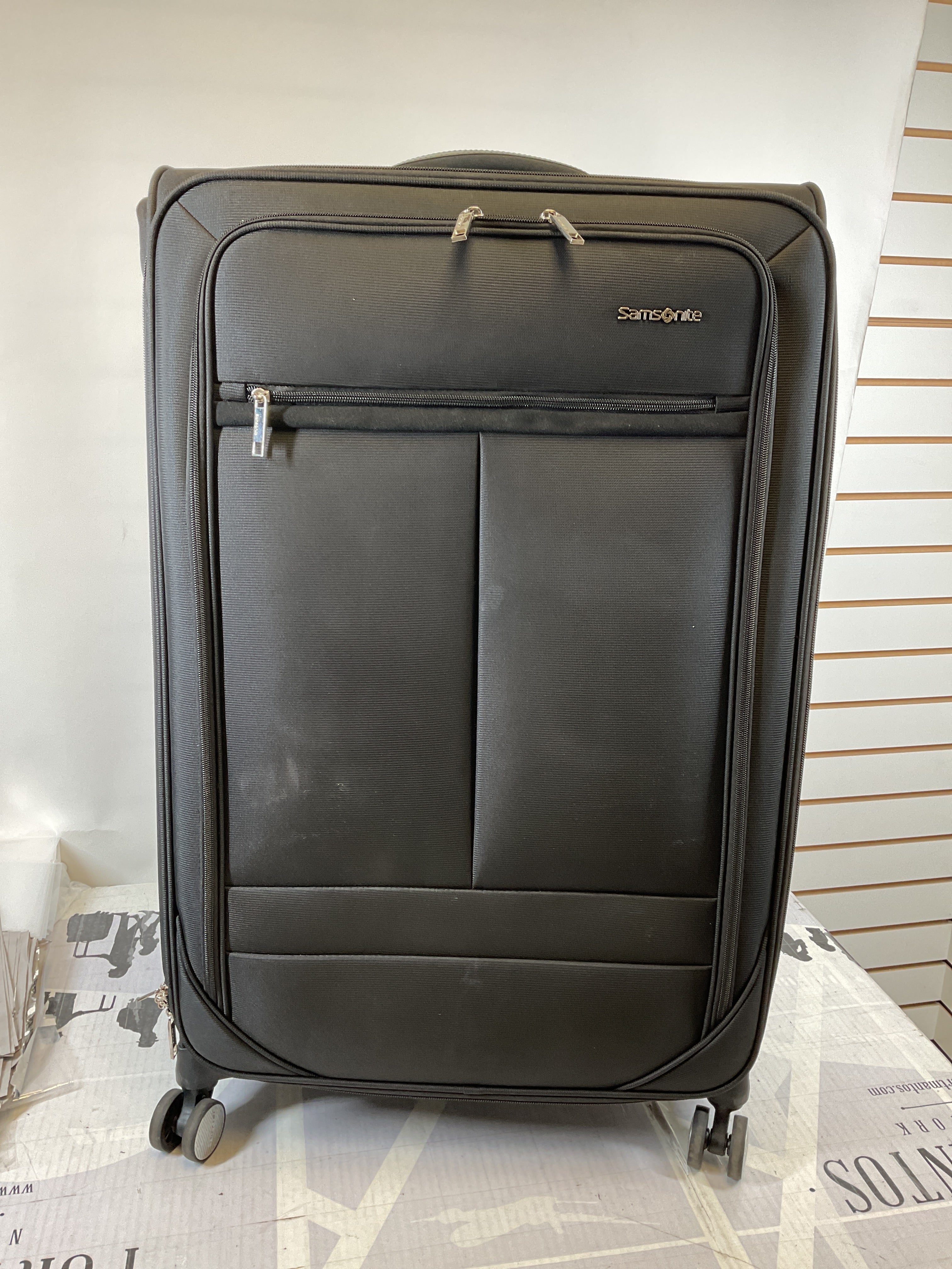 Samsonite Element Soft-Sided 29-Inch Lightweight Large Checked Expandable Suitcase: Durable, 360 Spinner Wheels, Adjustable Telescopic Handle, 2 Front & 1 Side Pocket ( Black , 29-Inch Checked-Large ) Black 29 Inch Checked Large U17