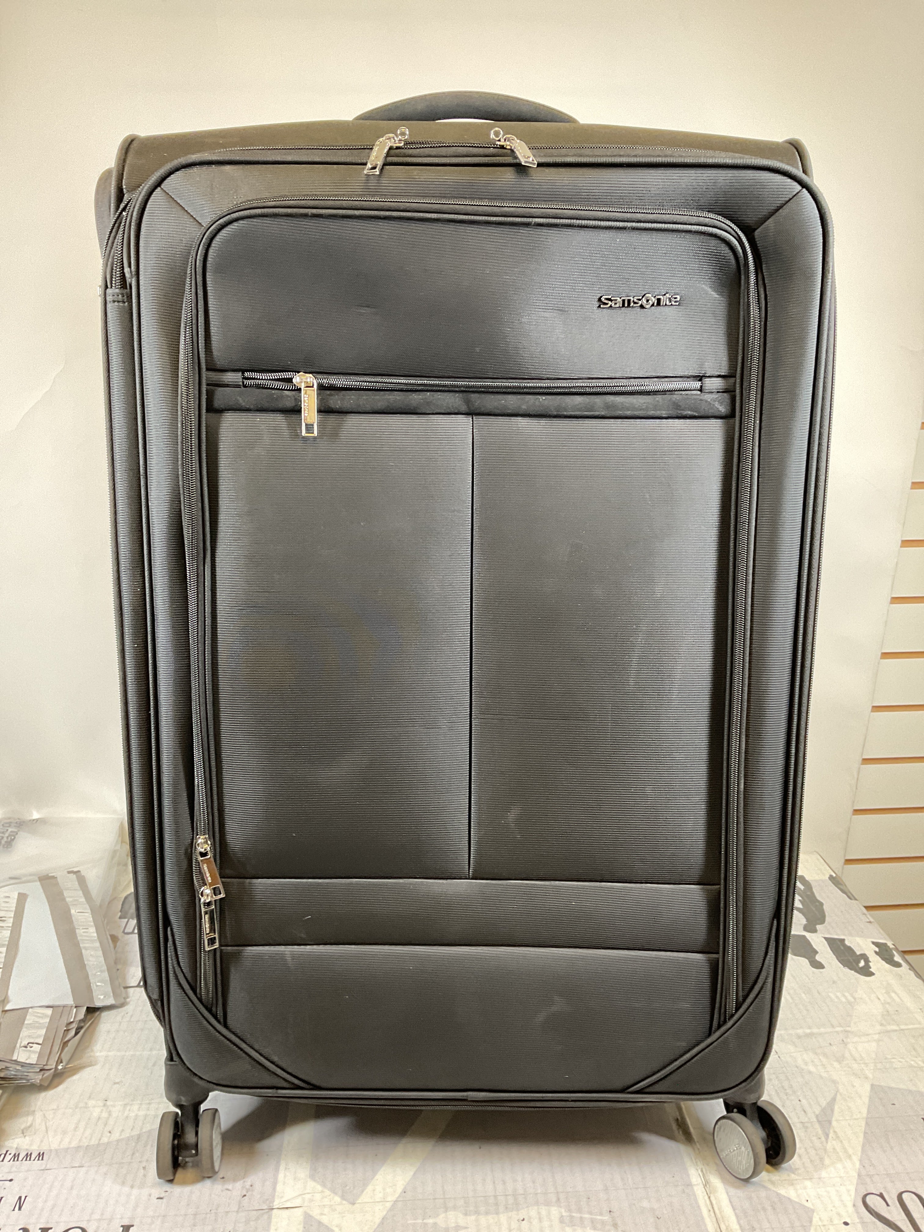 Samsonite Element Soft-Sided 29-Inch Lightweight Large Checked Expandable Suitcase: Durable, 360 Spinner Wheels, Adjustable Telescopic Handle, 2 Front & 1 Side Pocket ( Black , 29-Inch Checked-Large ) Black 29 Inch Checked Large U19