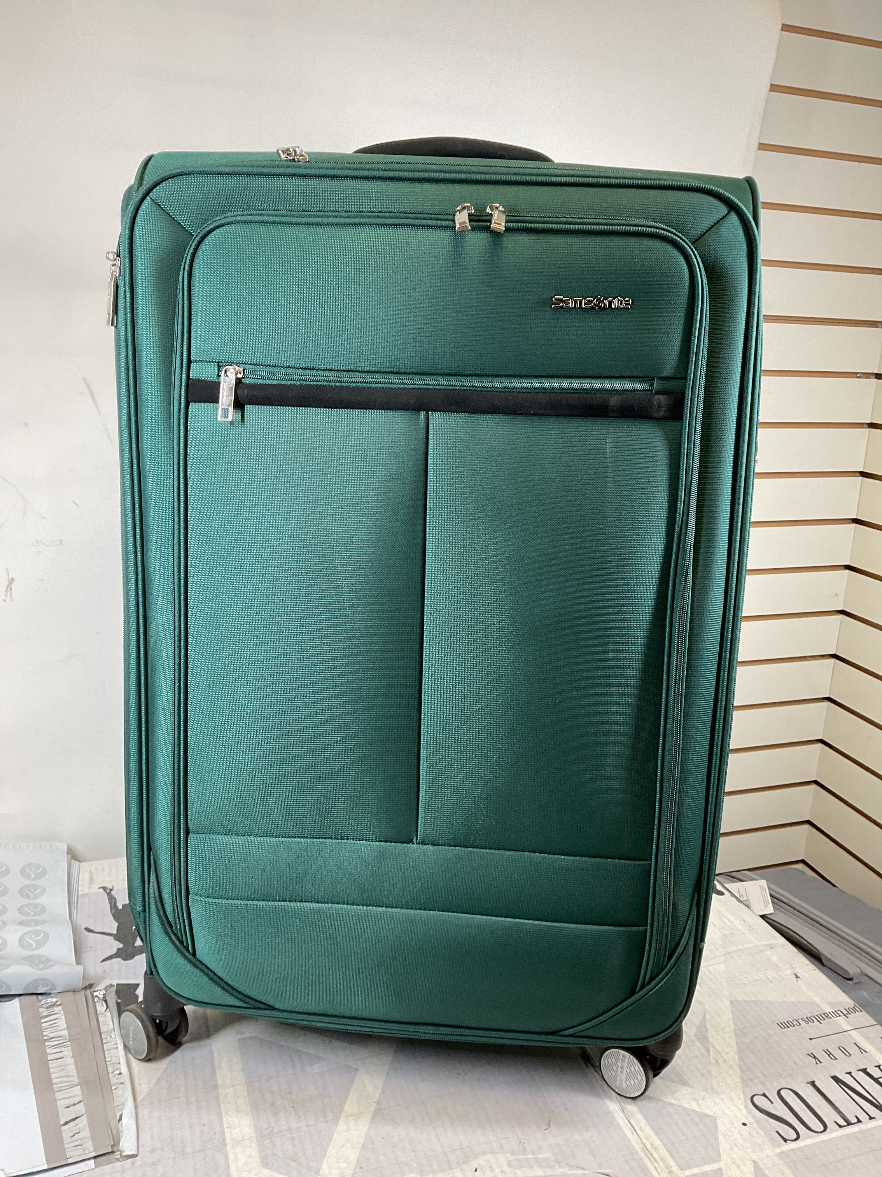 Samsonite Element Soft-Sided 29-Inch Lightweight X-Large Checked Expandable Suitcase: Durable, 360 Spinner Wheels, Adjustable Telescopic Handle, 2 Front & 1 Side Pocket ( Bistro Green , 29-Inch Checked-X-Large ) Bistro Green 29 Inch Checked X La U10