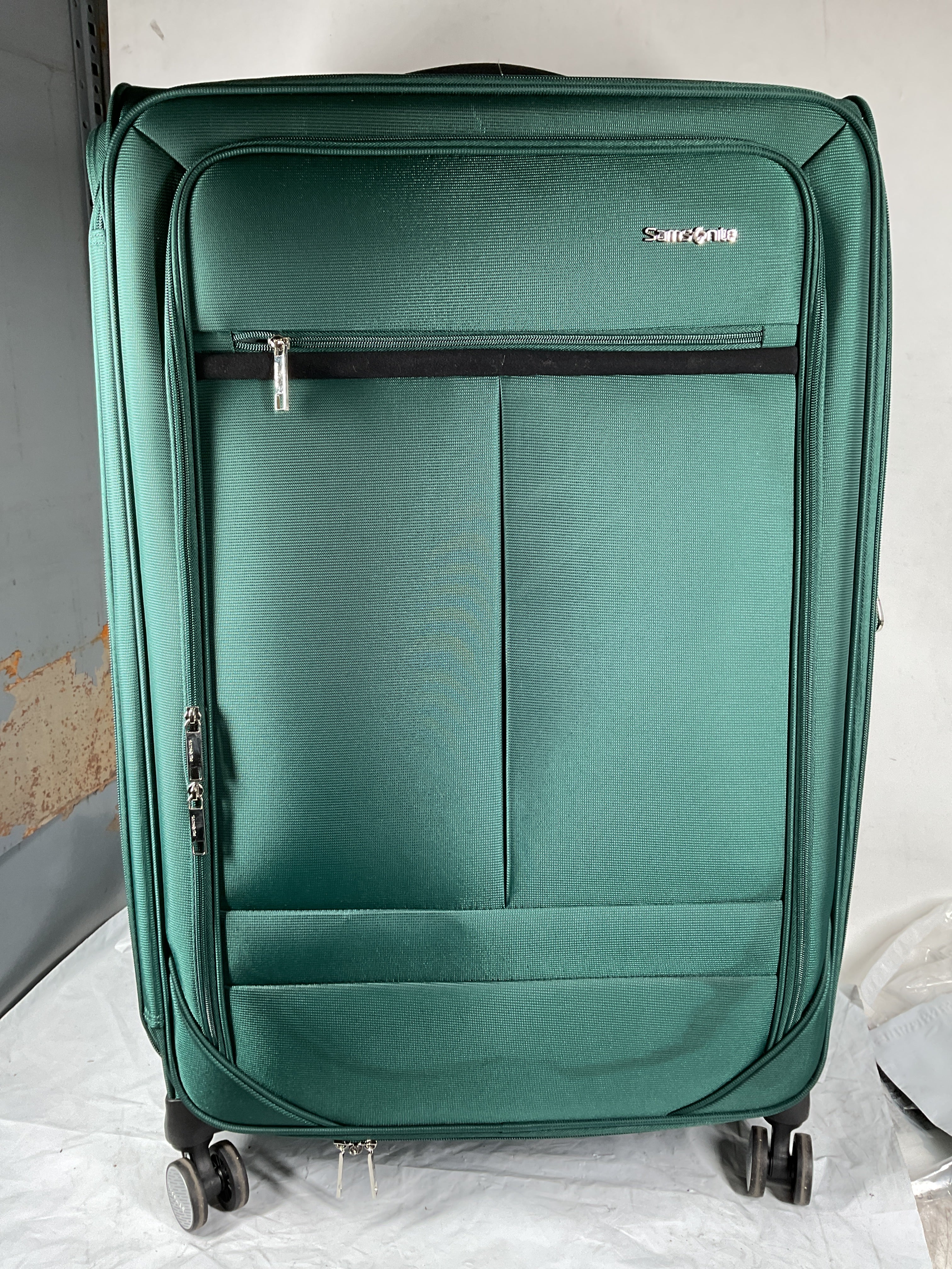 Samsonite Element Soft-Sided 29-Inch Lightweight Large Checked Expandable Suitcase: Durable, 360 Spinner Wheels, Adjustable Telescopic Handle, 2 Front & 1 Side Pocket ( Bistro Green , 29-Inch Checked-Large ) Bistro Green 29 Inch Checked Large U9