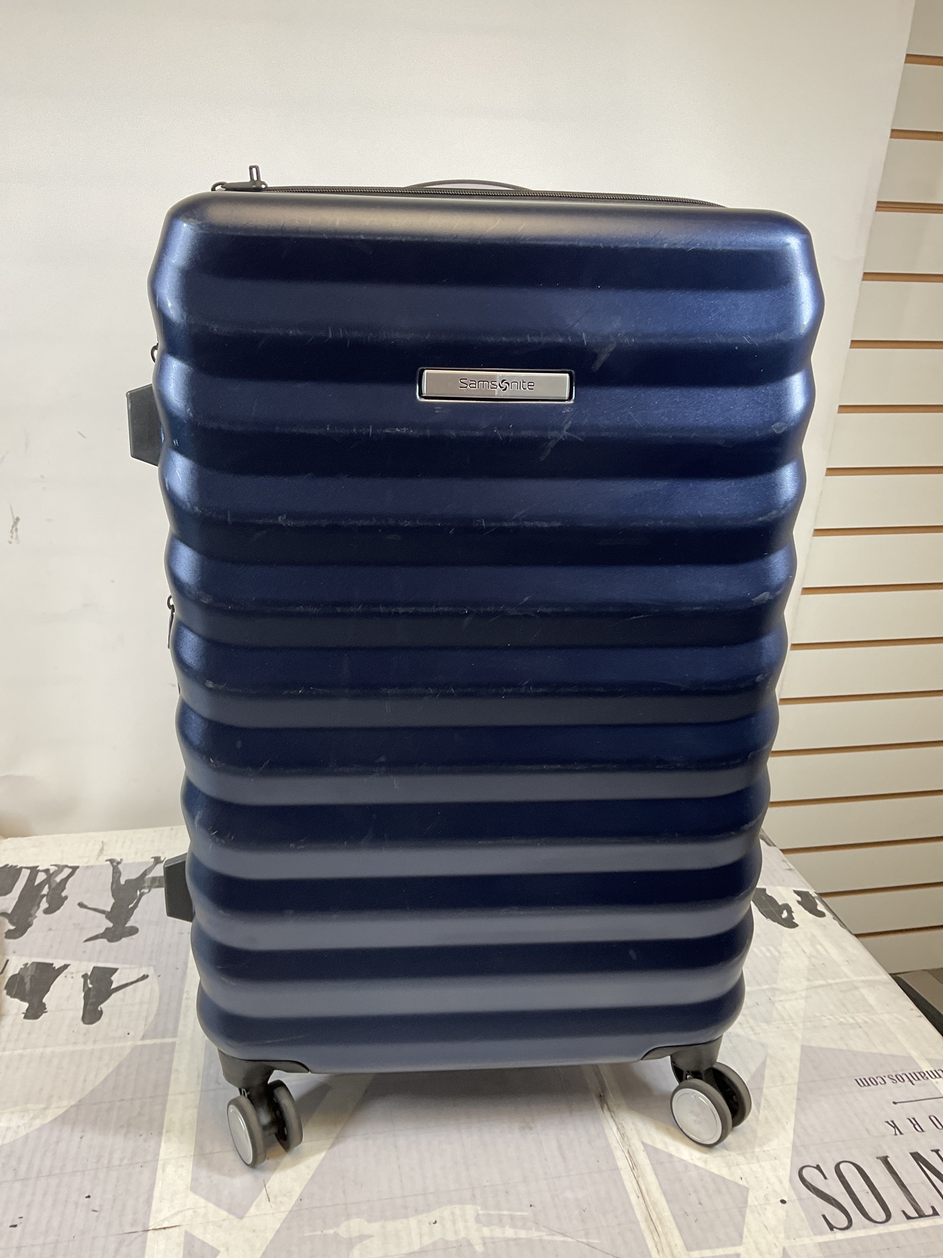 Samsonite Hard-Sided 24-Inch Lightweight Checked Medium Expandable Element Suitcase: Durable, 360 Spinner Wheels, Adjustable Telescopic Handle, TSA-Approved Lock ( Navy , 24-Inch Checked-Medium ) Navy 24 Inch Checked Medium U1