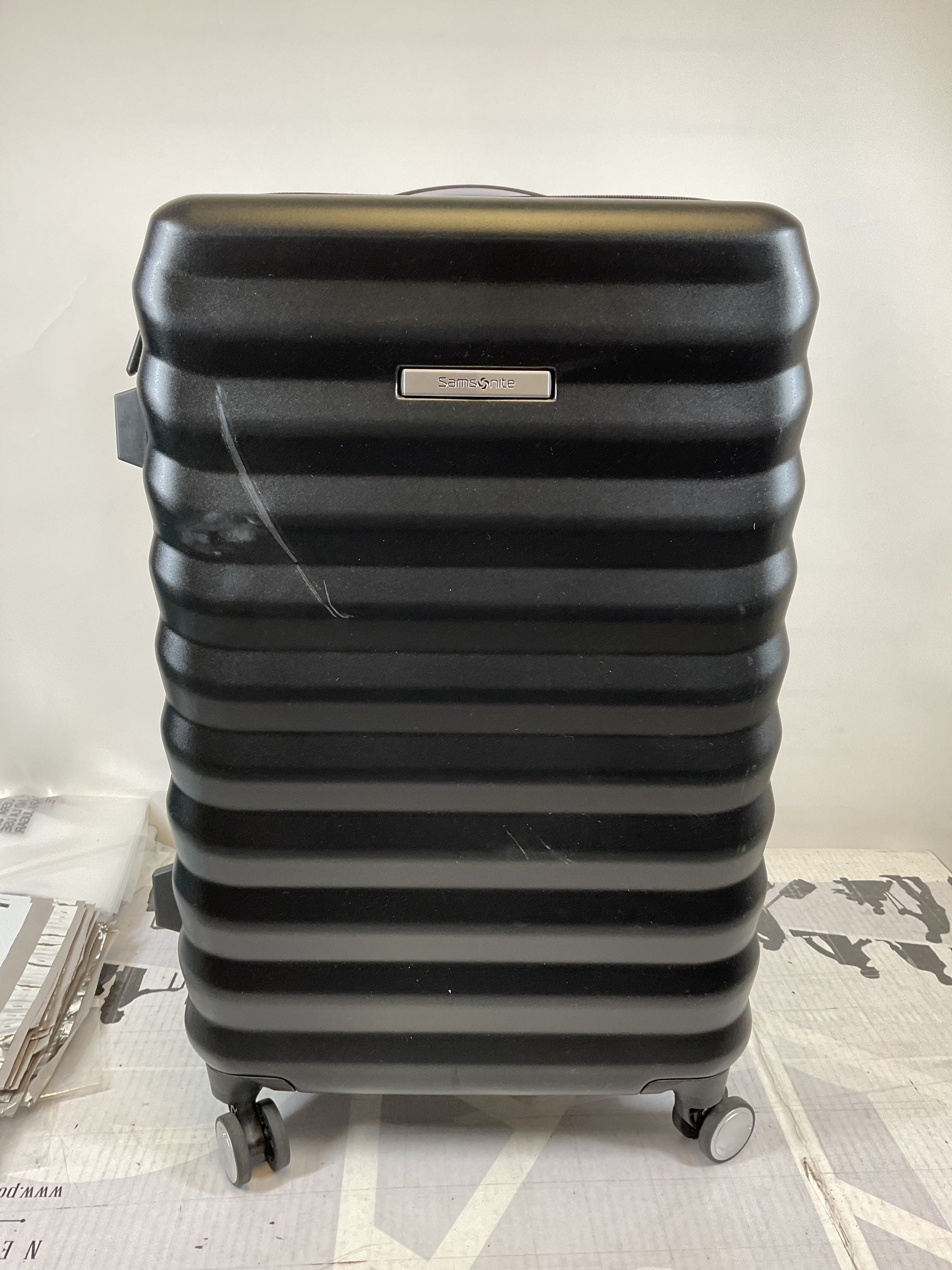 Samsonite Hard-Sided 24-Inch Lightweight Checked Medium Expandable Element Suitcase: Durable, 360 Spinner Wheels, Adjustable Telescopic Handle, TSA-Approved Lock ( Alpine Black , 24-Inch Checked-Medium ) Alpine Black 24 Inch Checked Medium U2