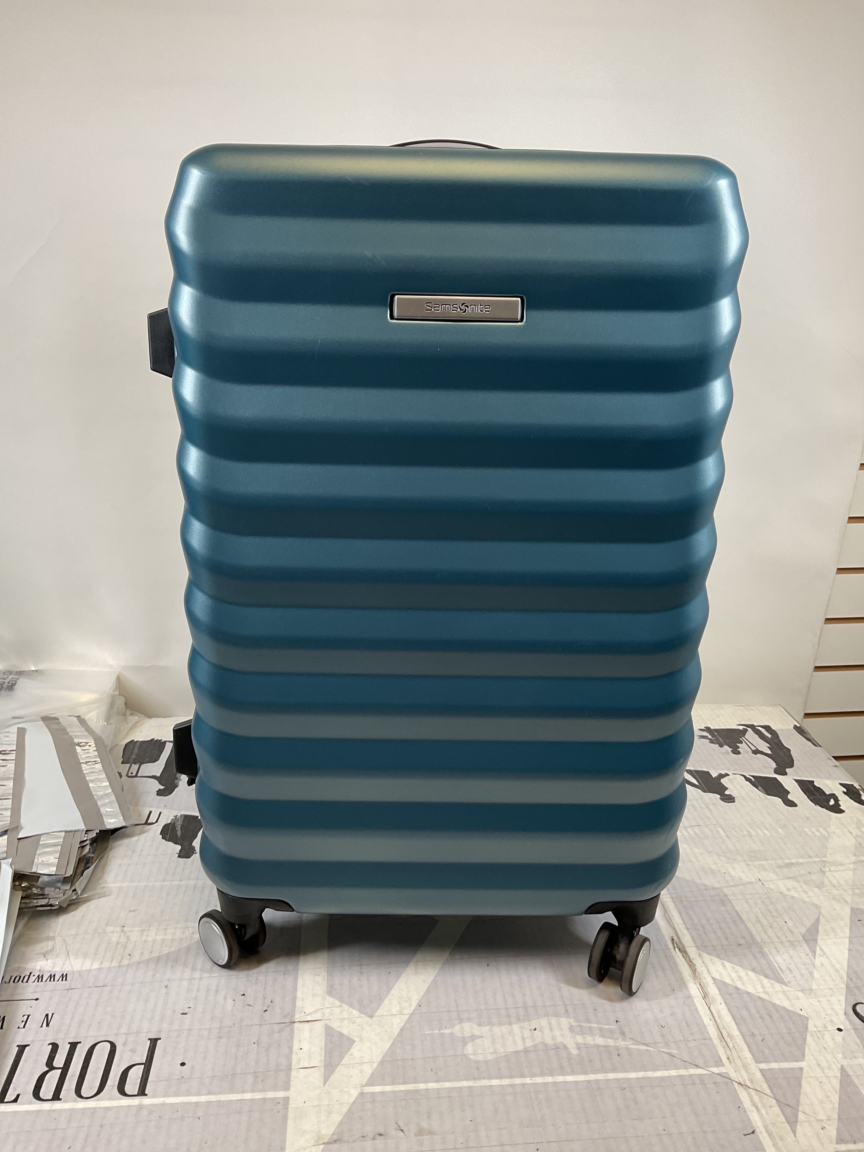 Samsonite Hard-Sided 24-Inch Lightweight Checked Medium Expandable Element Suitcase: Durable, 360 Spinner Wheels, Adjustable Telescopic Handle, TSA-Approved Lock ( Bistro Green , 24-Inch Checked-Medium ) Bistro Green 24 Inch Checked Medium U2