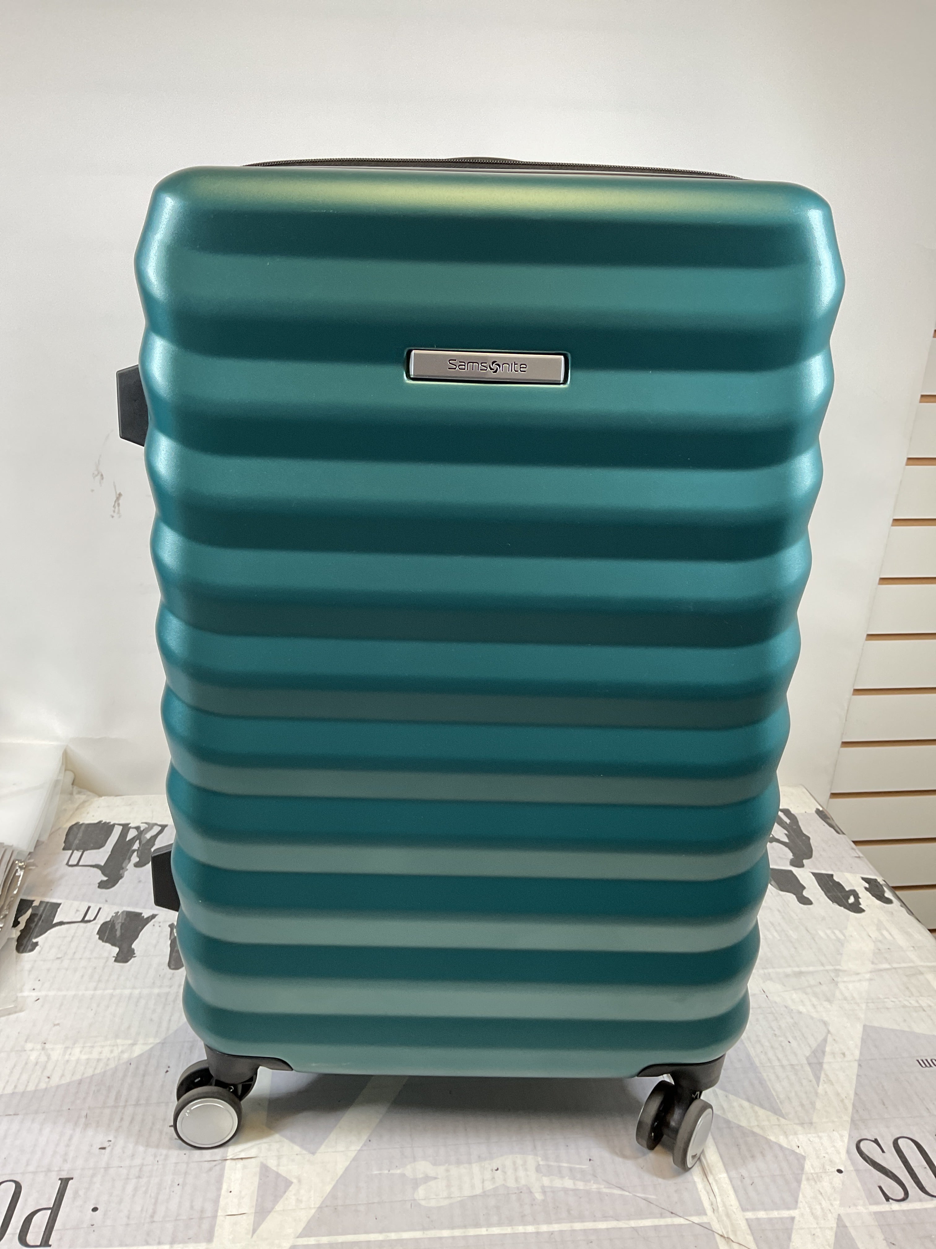 Samsonite Hard-Sided 24-Inch Lightweight Checked Medium Expandable Element Suitcase: Durable, 360 Spinner Wheels, Adjustable Telescopic Handle, TSA-Approved Lock ( Bistro Green , 24-Inch Checked-Medium ) Bistro Green 24 Inch Checked Medium U3