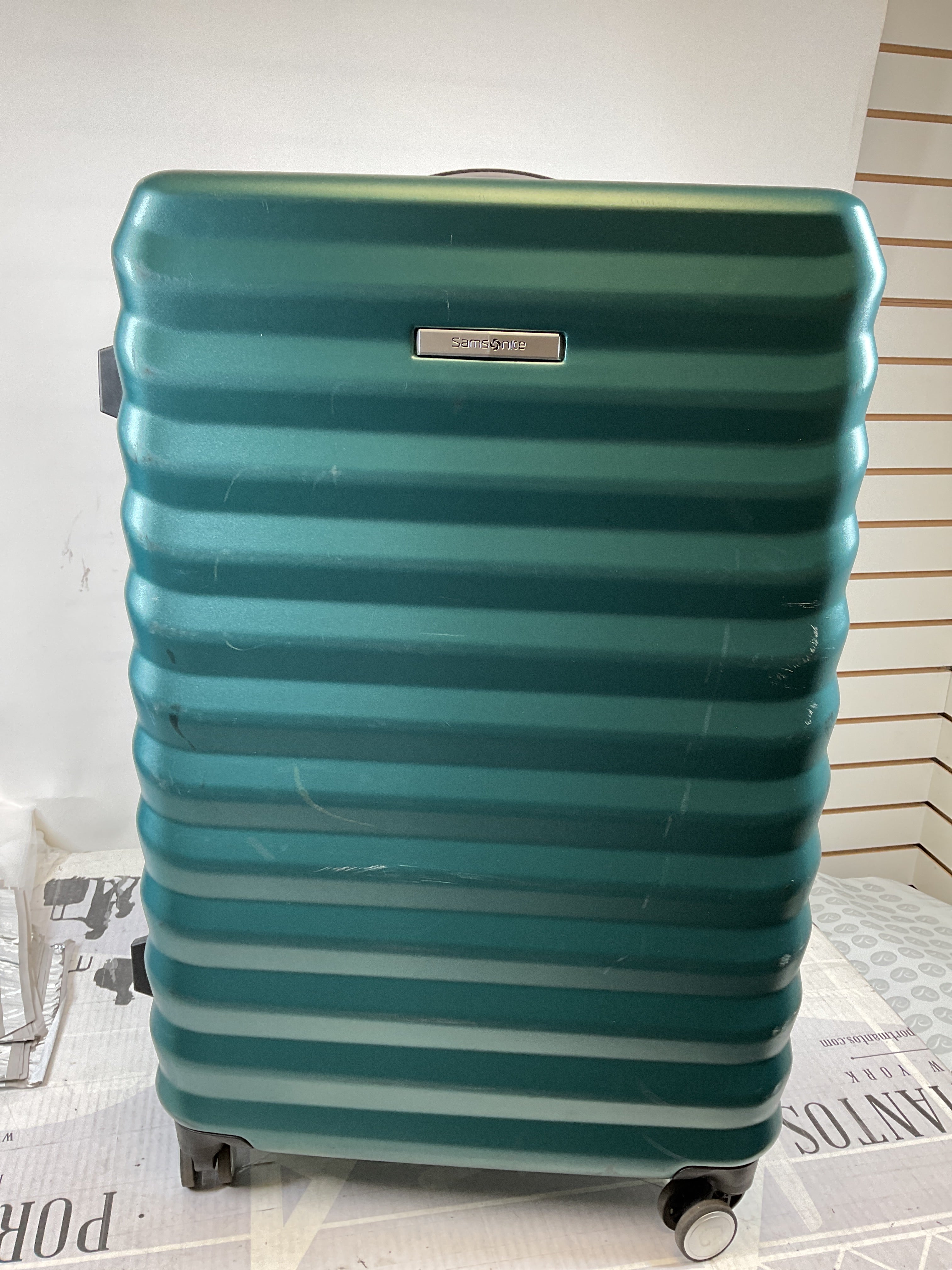 Samsonite Hard-Sided 28-Inch Lightweight Checked Large Expandable Element Suitcase: Durable, 360 Spinner Wheels, Adjustable Telescopic Handle, TSA-Approved Lock ( Bistro Green , 28-Inch Checked-Large ) Bistro Green 28 Inch Checked Large U1