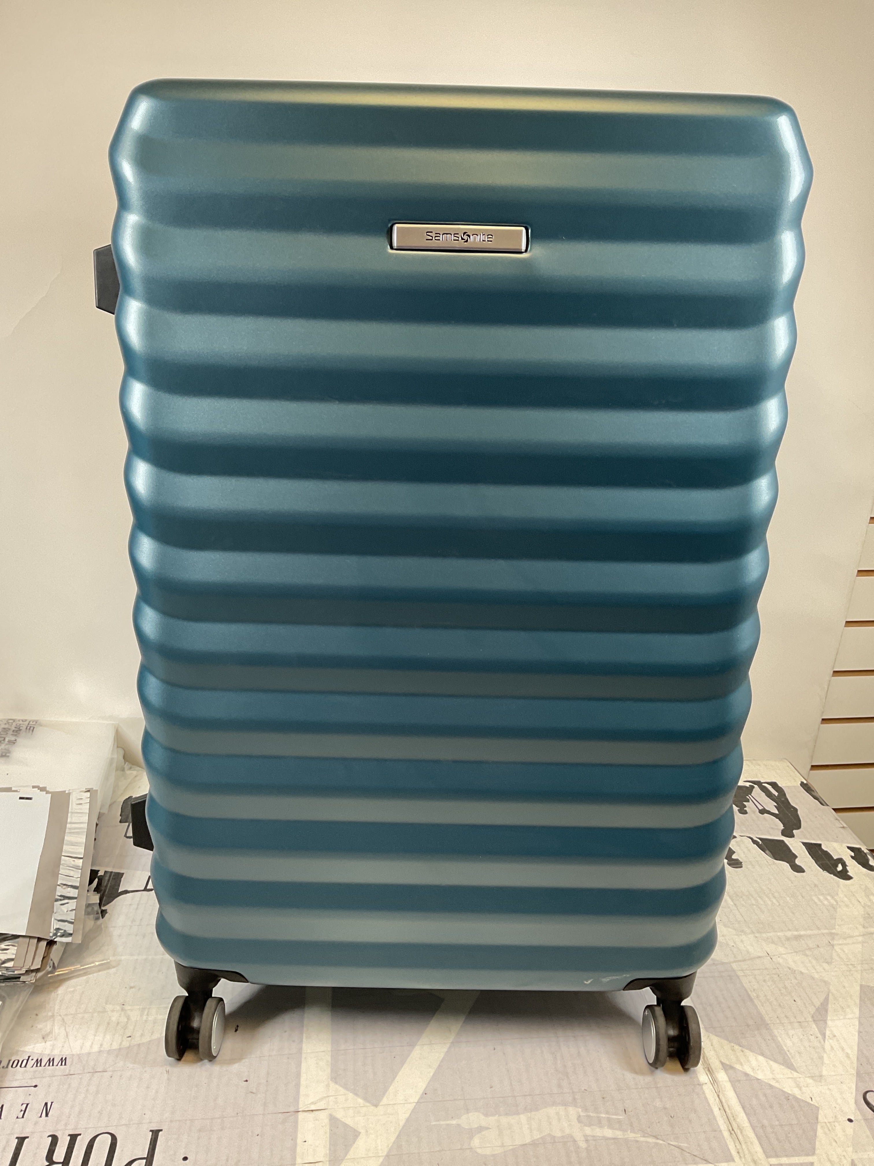 Samsonite Hard-Sided 28-Inch Lightweight Checked Large Expandable Element Suitcase: Durable, 360 Spinner Wheels, Adjustable Telescopic Handle, TSA-Approved Lock ( Captains Blue , 28-Inch Checked-Large ) Captains Blue 28 Inch Checked Large U1