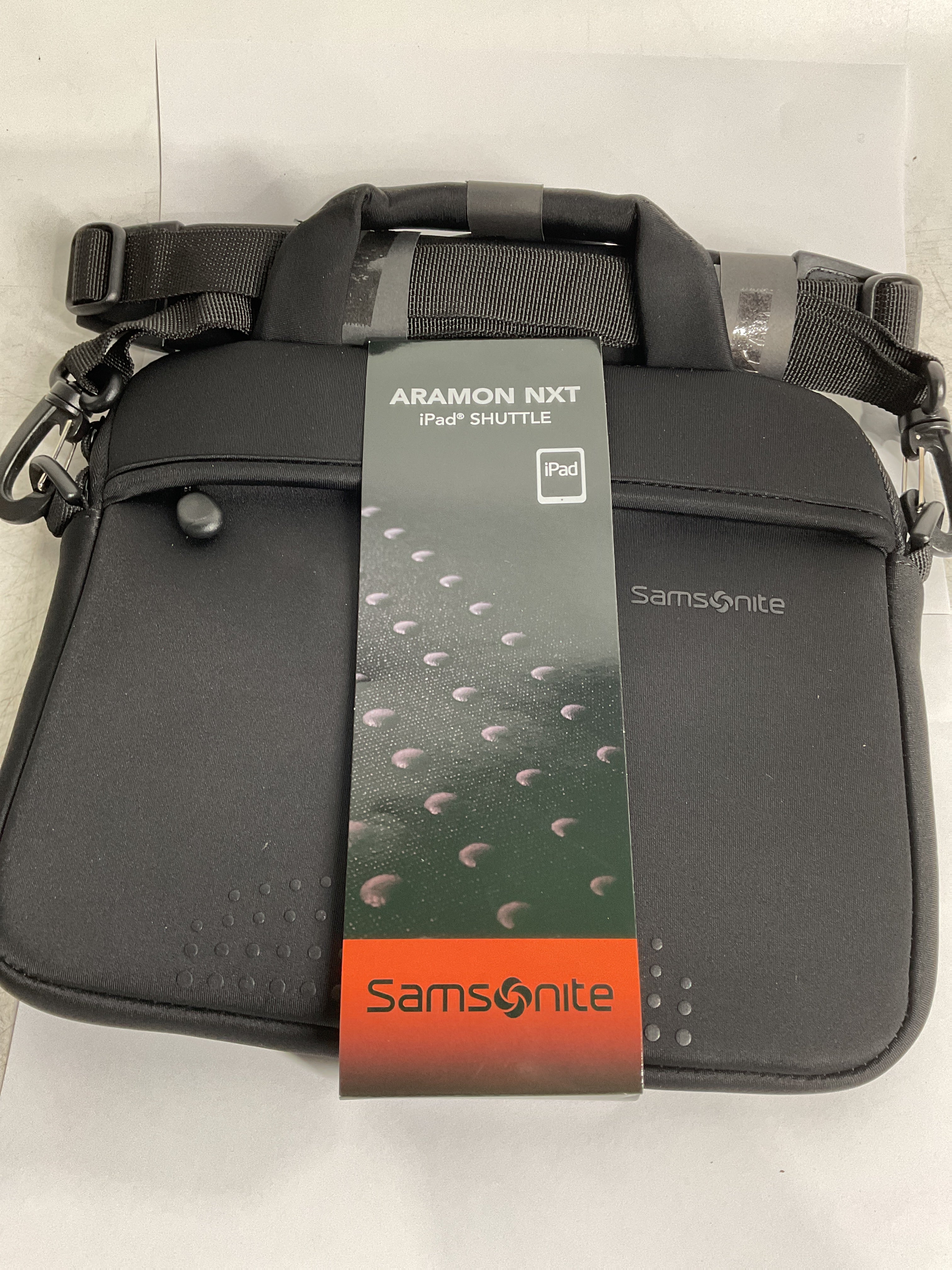 Samsonite Aramon NXT iPad Shuttle ( Black ) Black  U4