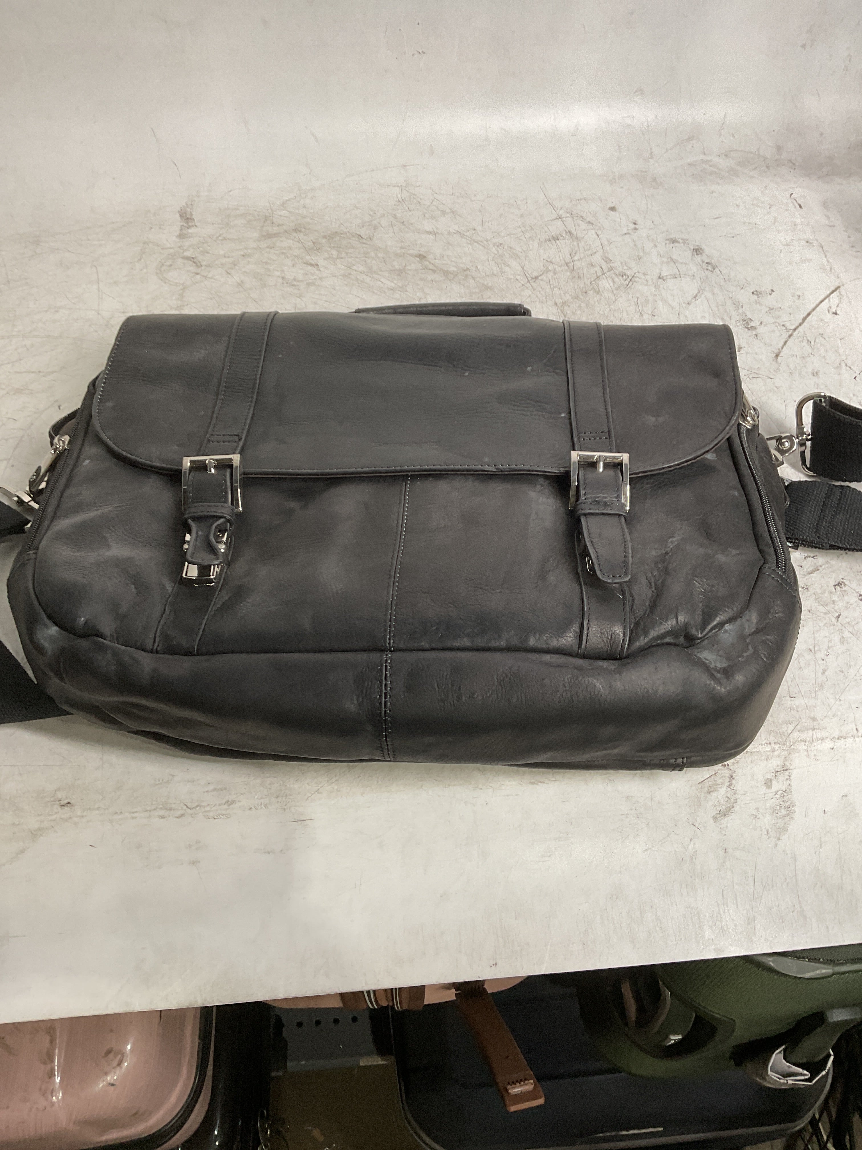 Samsonite Colombian Leather Flapover Case ( Black , One Size ) Black One Size U5