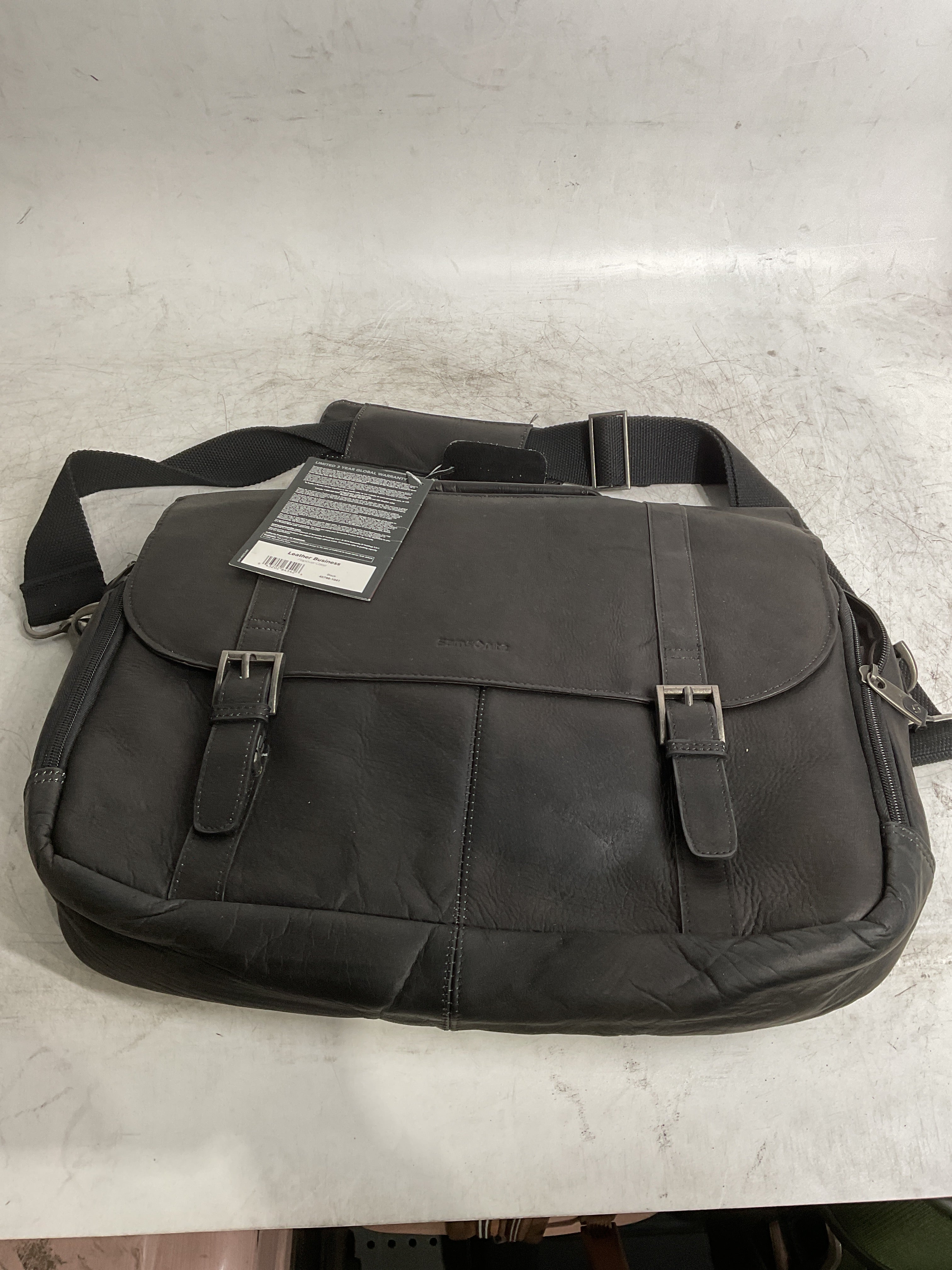Samsonite Colombian Leather Flapover Case ( Black , One Size ) Black One Size U7