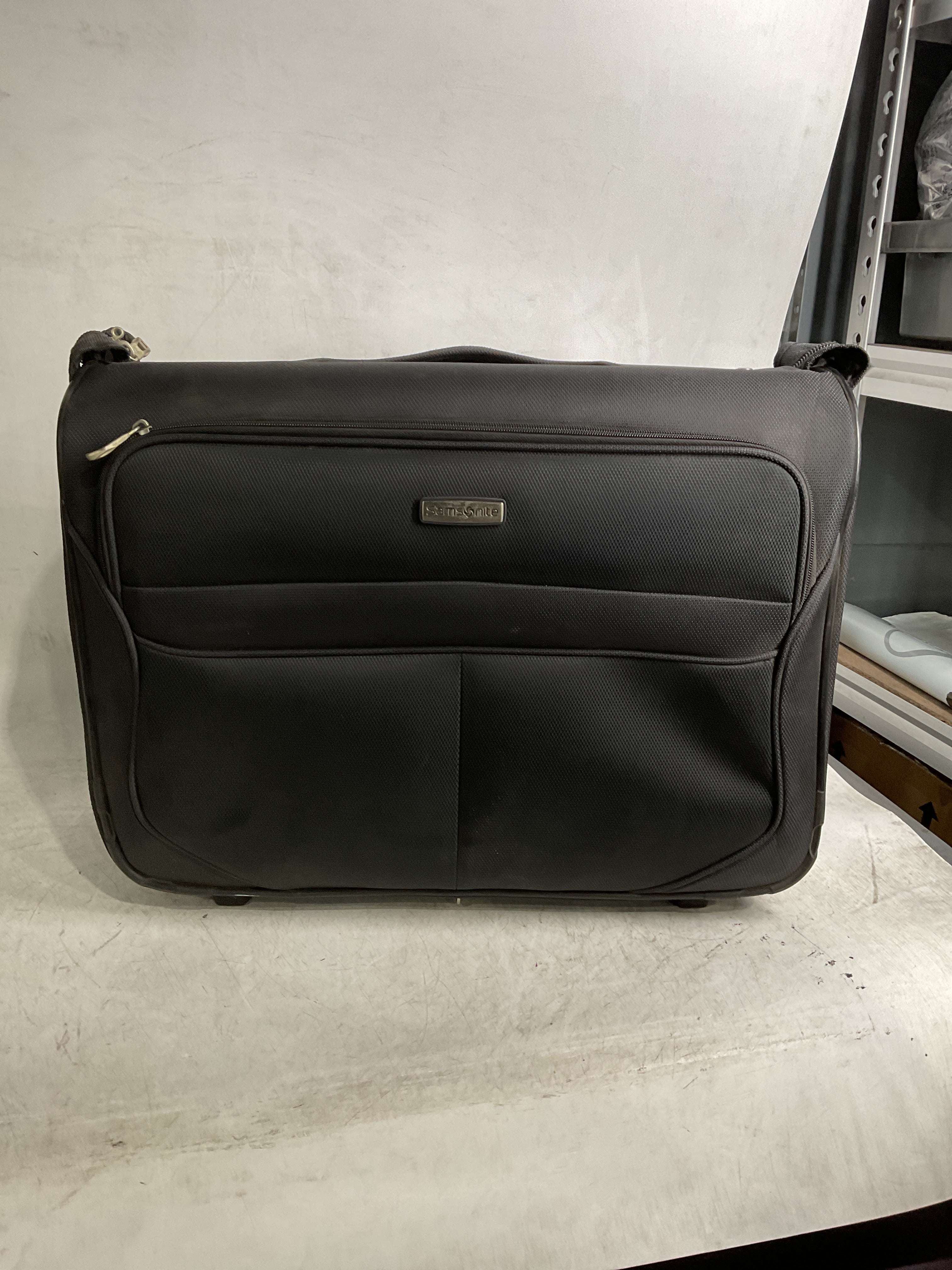 Samsonite Luggage L.i.f.t. Carry On Wheeled Garment Bag 21" ( Black , 21" ) Black 21 U1