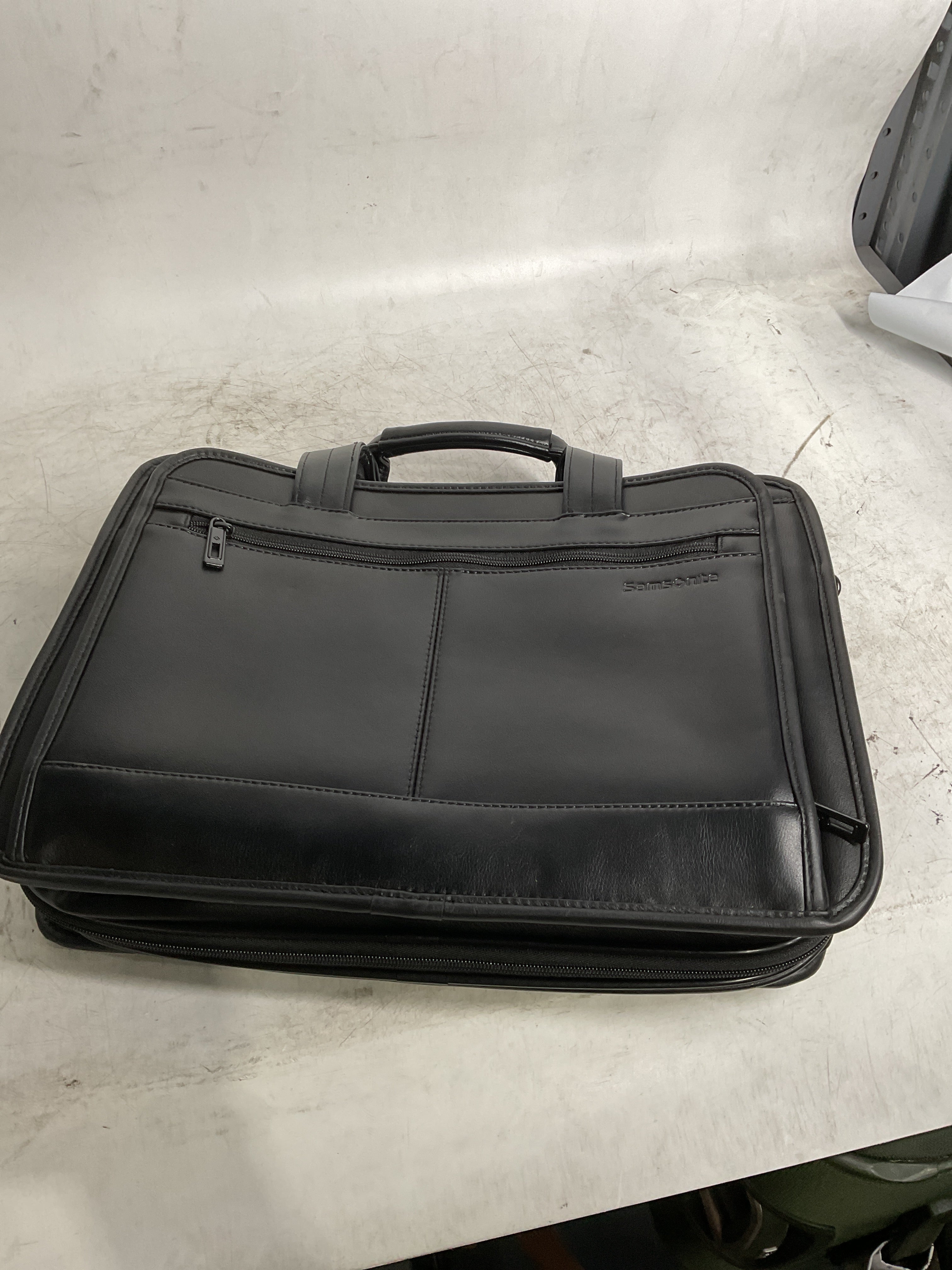 Samsonite Luggage Leather Slim Briefcase ( Black , 16" ) Black 16 U2