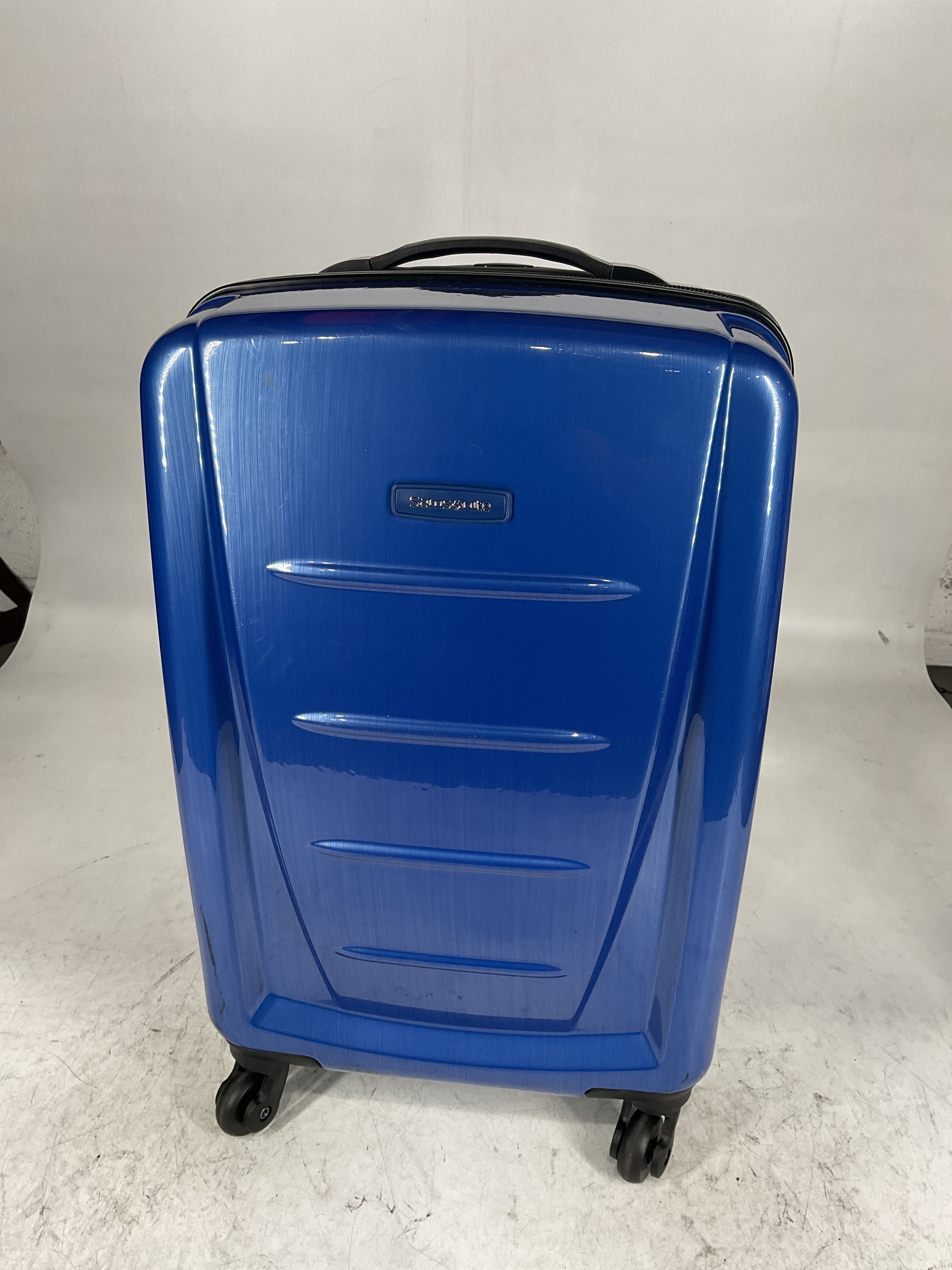 Samsonite Winfield 2 Hardside Luggage with Spinner Wheels U7