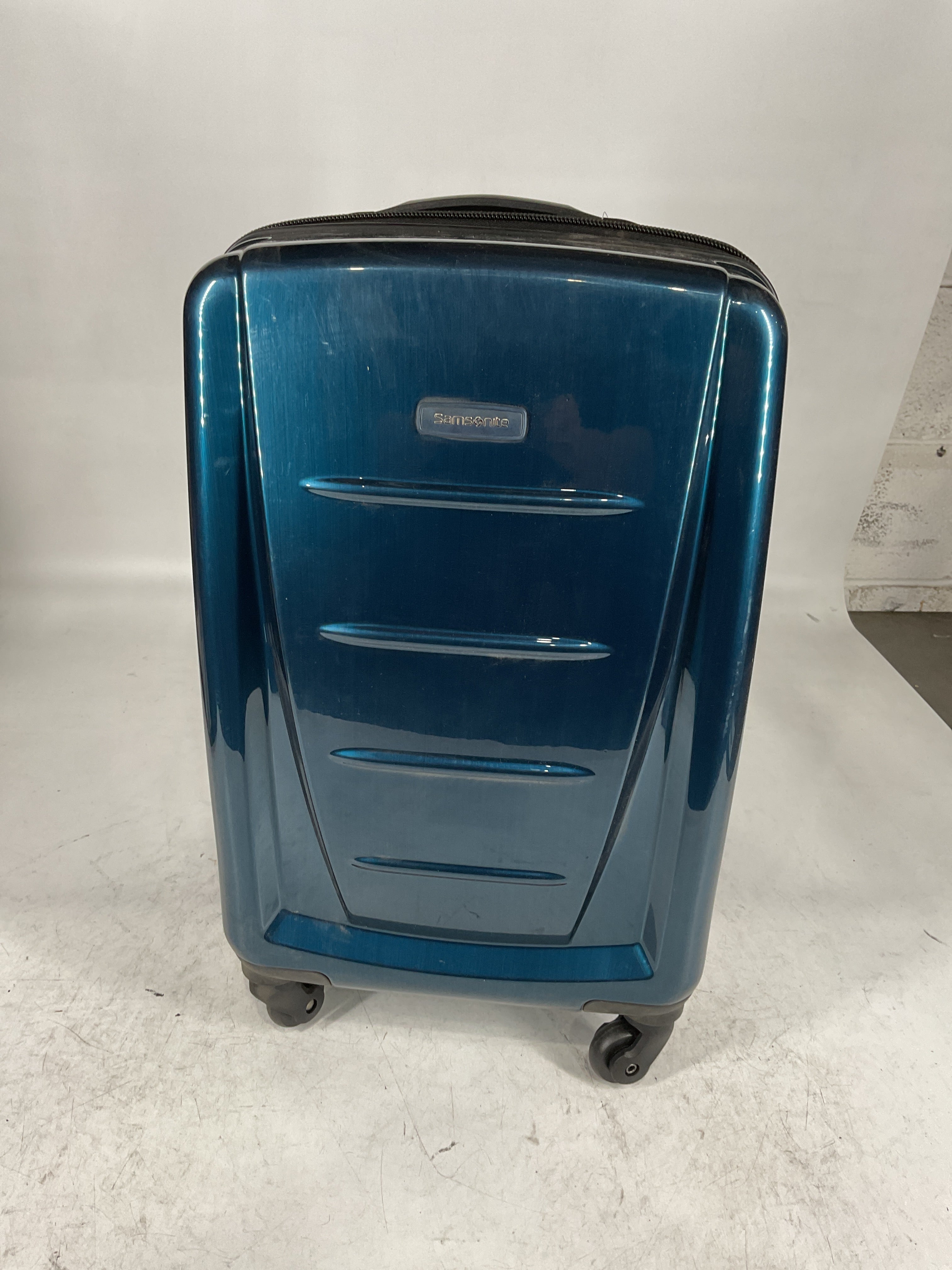 Samsonite Winfield 2 Hardside Luggage with Spinner Wheels U6