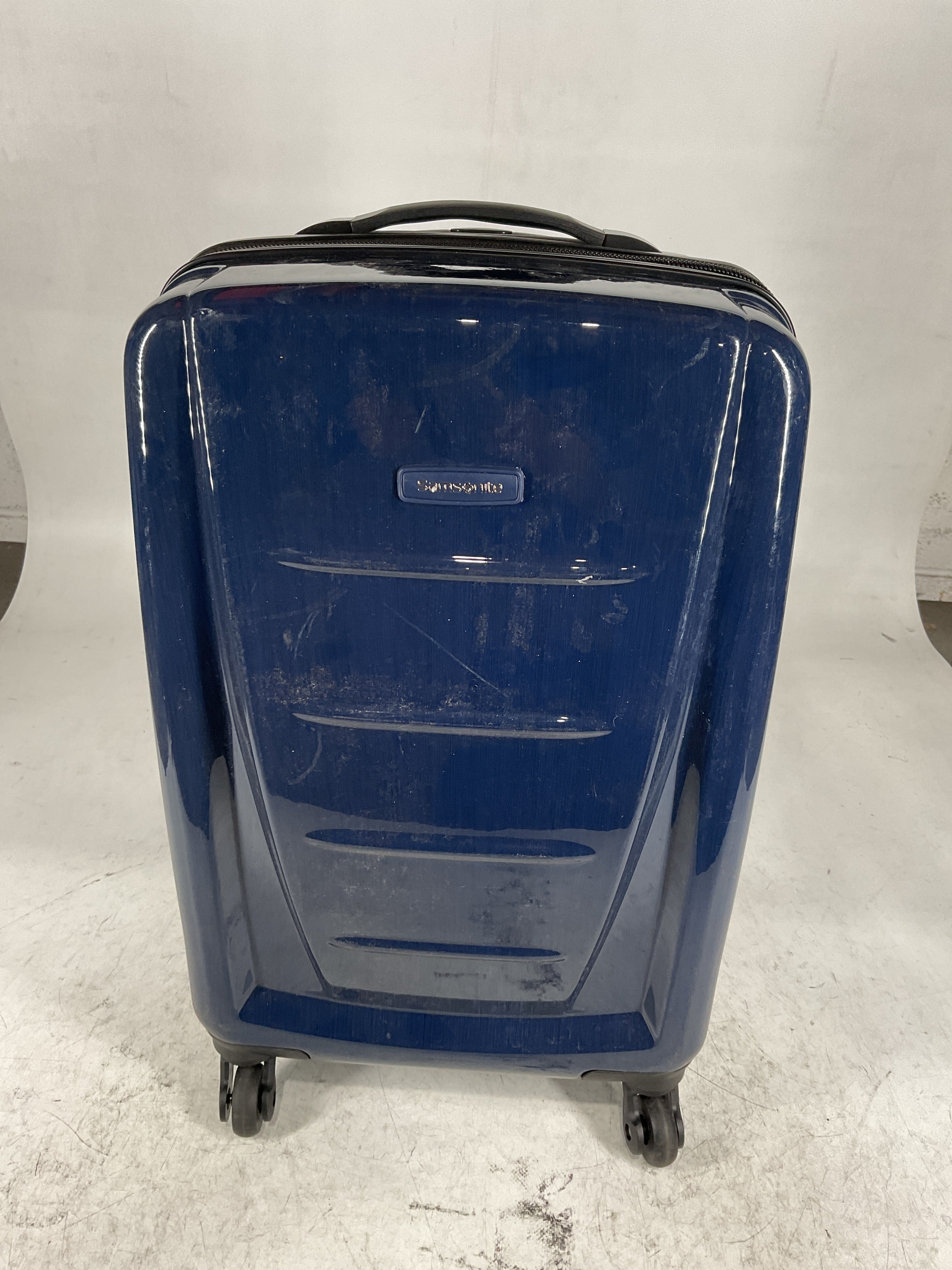 Samsonite Winfield 2 Hardside Luggage with Spinner Wheels U18